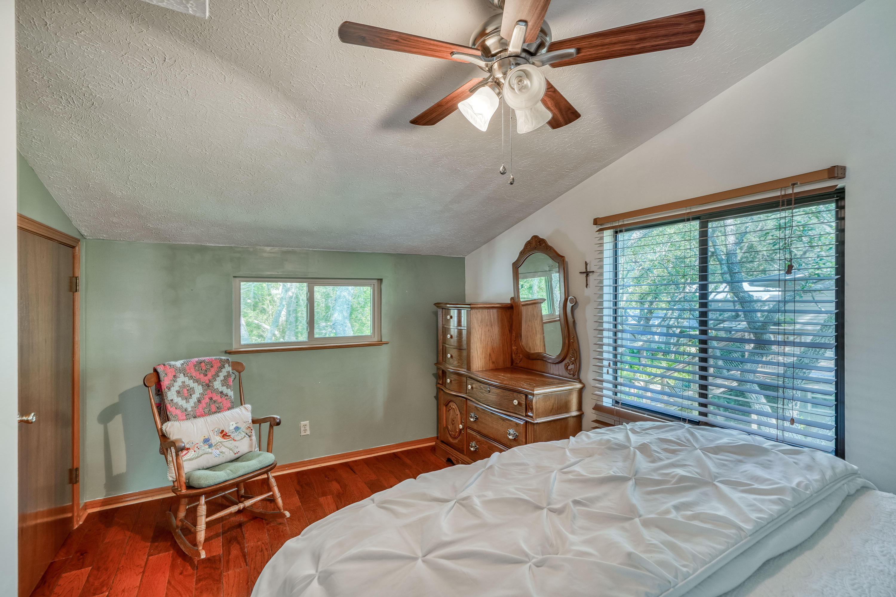 EASTERN LAKE S/D - Residential