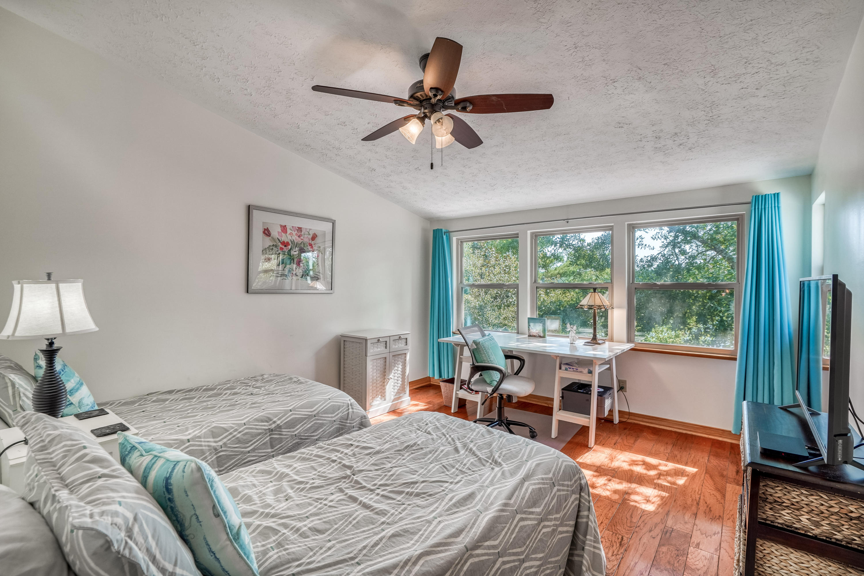 EASTERN LAKE S/D - Residential