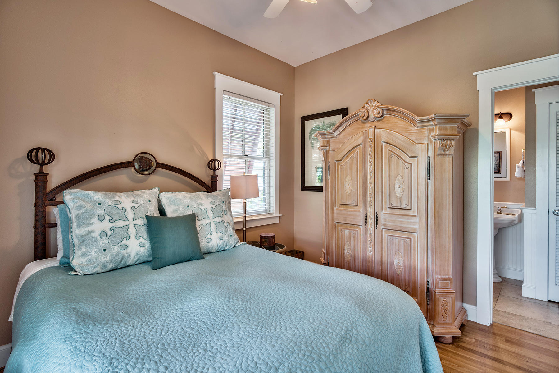 SUNSET BEACH - Residential