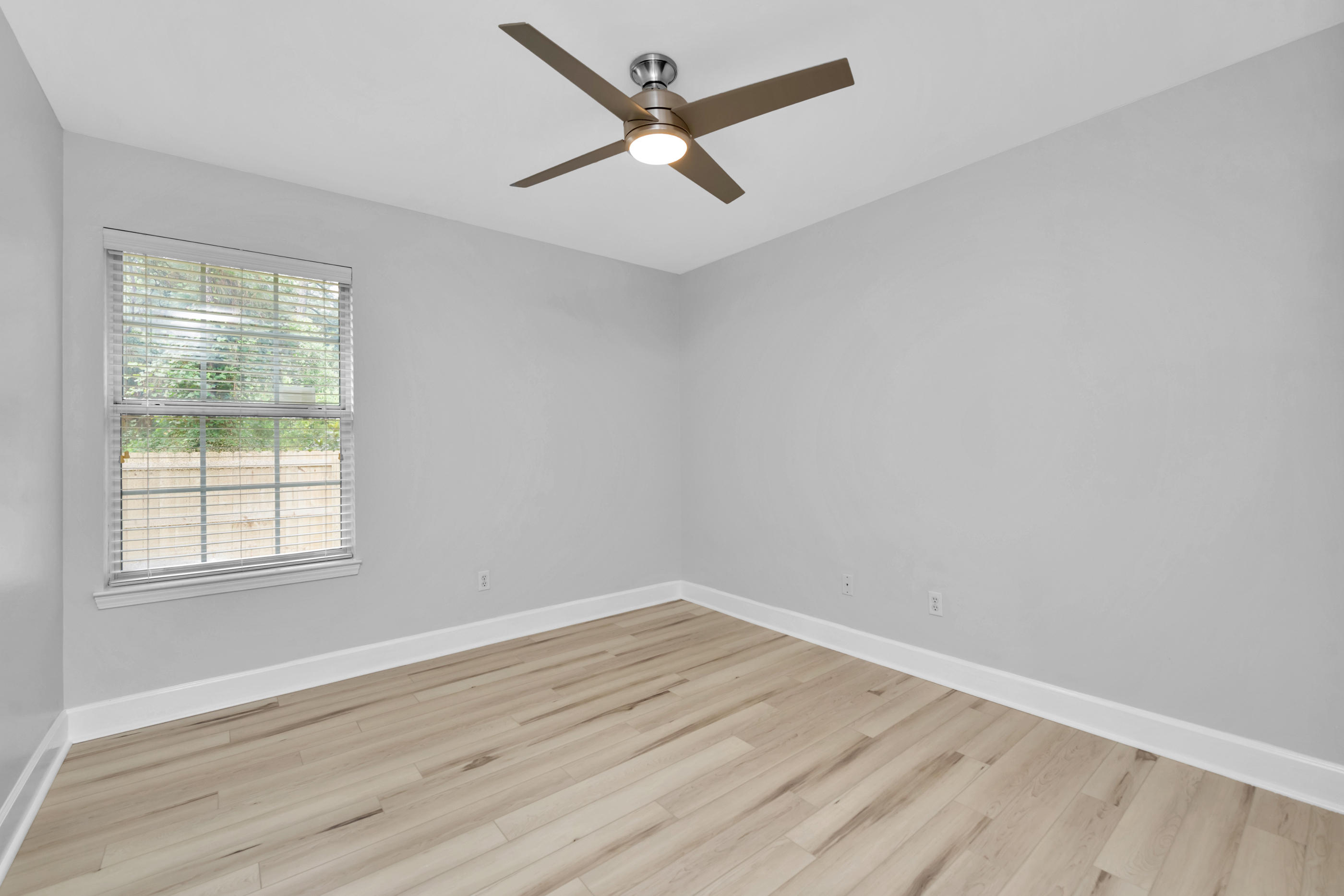 BISCAYNE POINTE - Residential