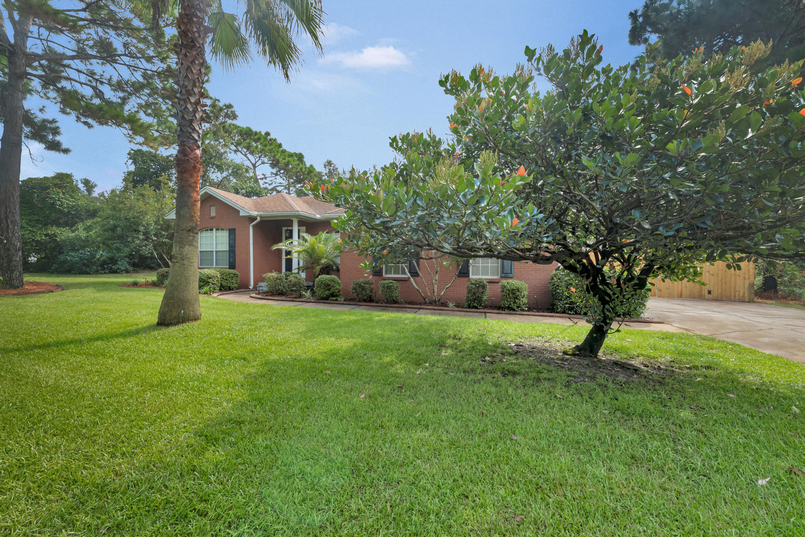 BISCAYNE POINTE - Residential