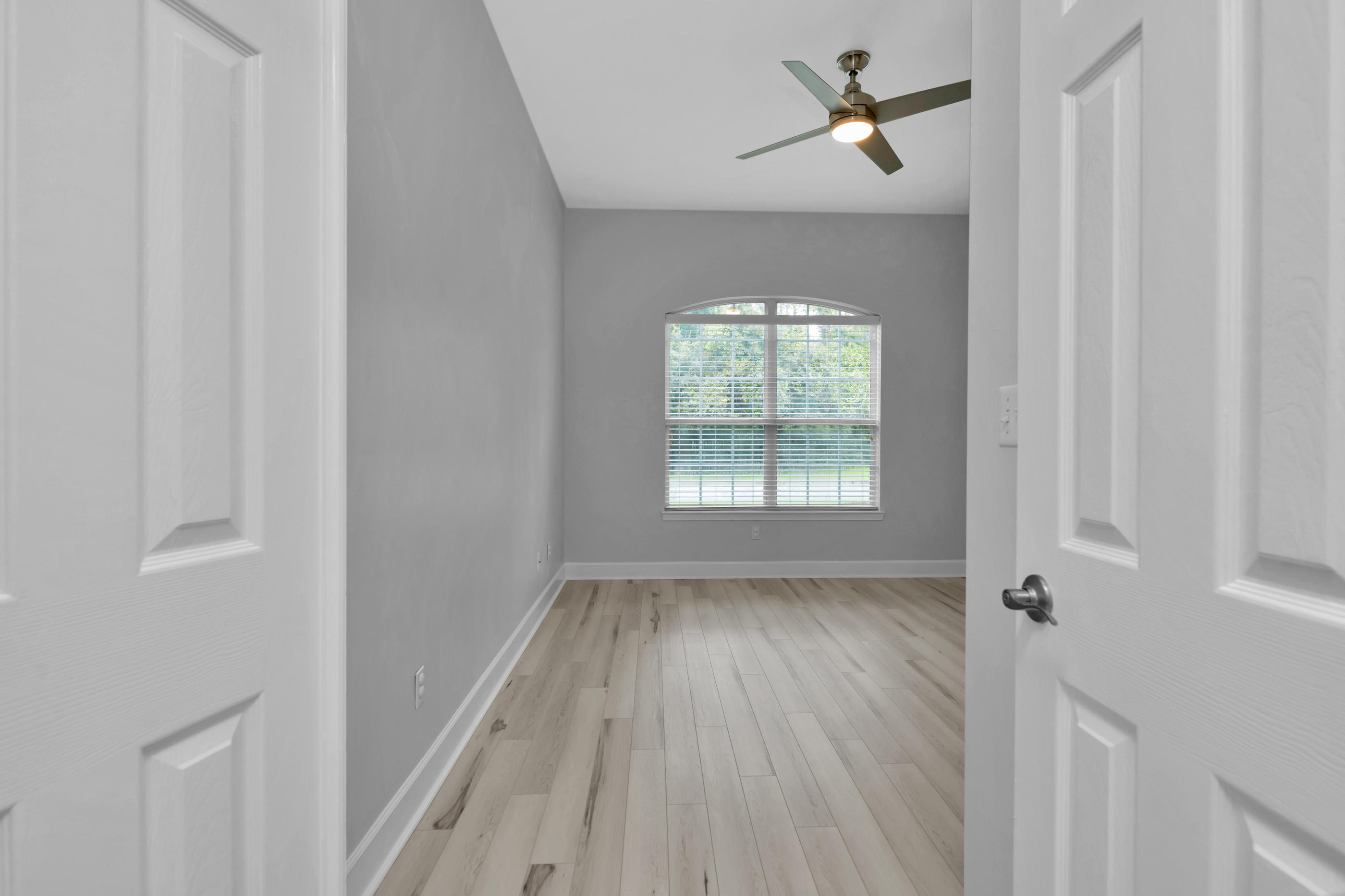 BISCAYNE POINTE - Residential