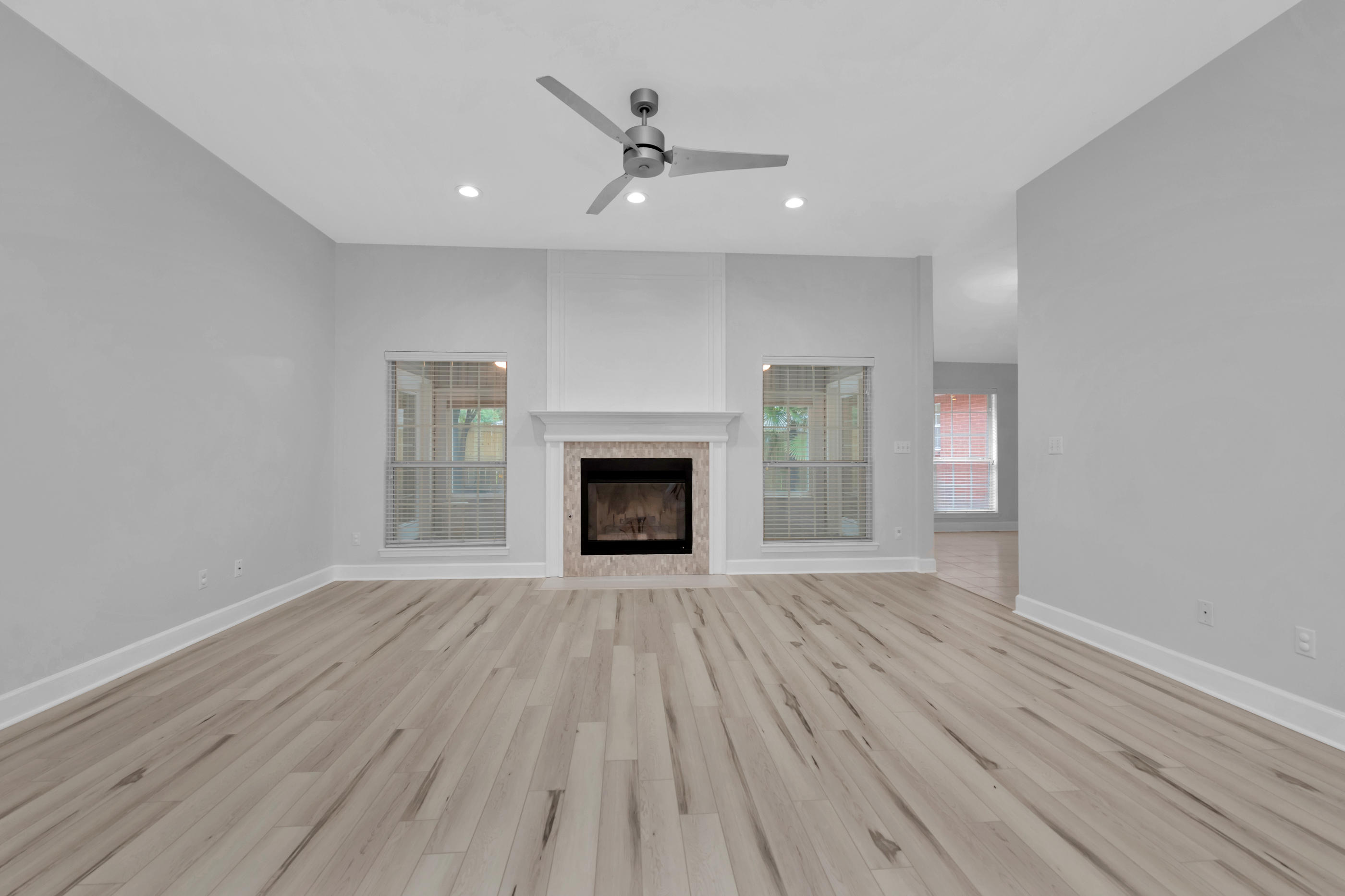 BISCAYNE POINTE - Residential