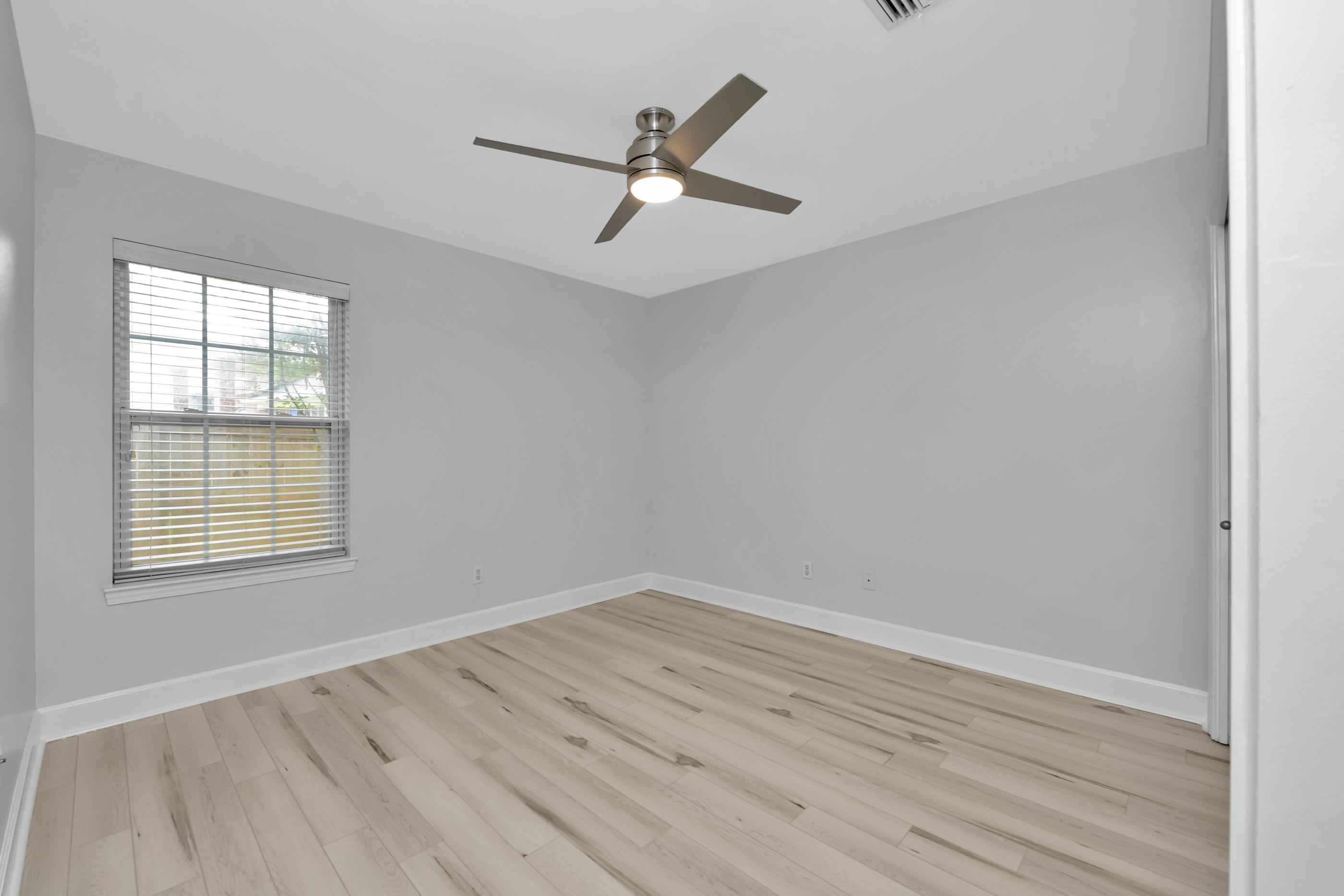 BISCAYNE POINTE - Residential