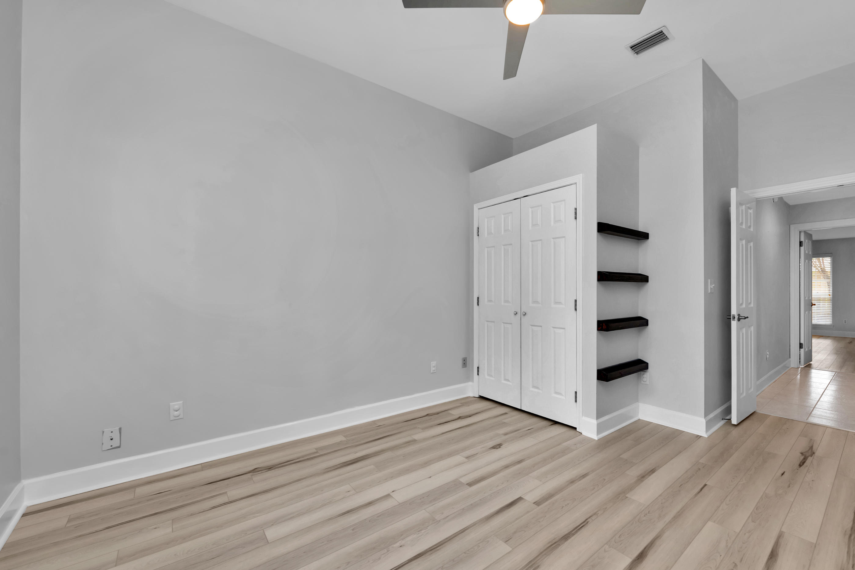 BISCAYNE POINTE - Residential