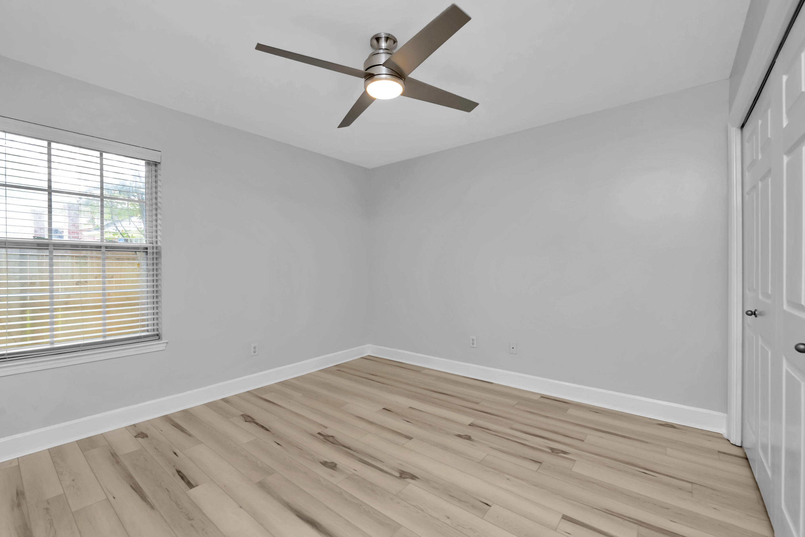 BISCAYNE POINTE - Residential