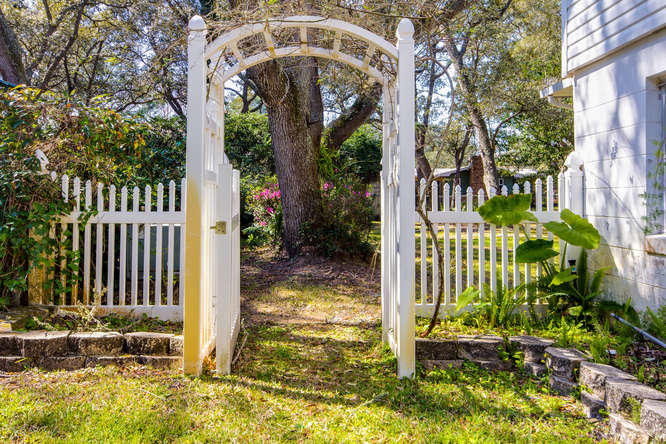 VILLA RUSS PARK - Residential