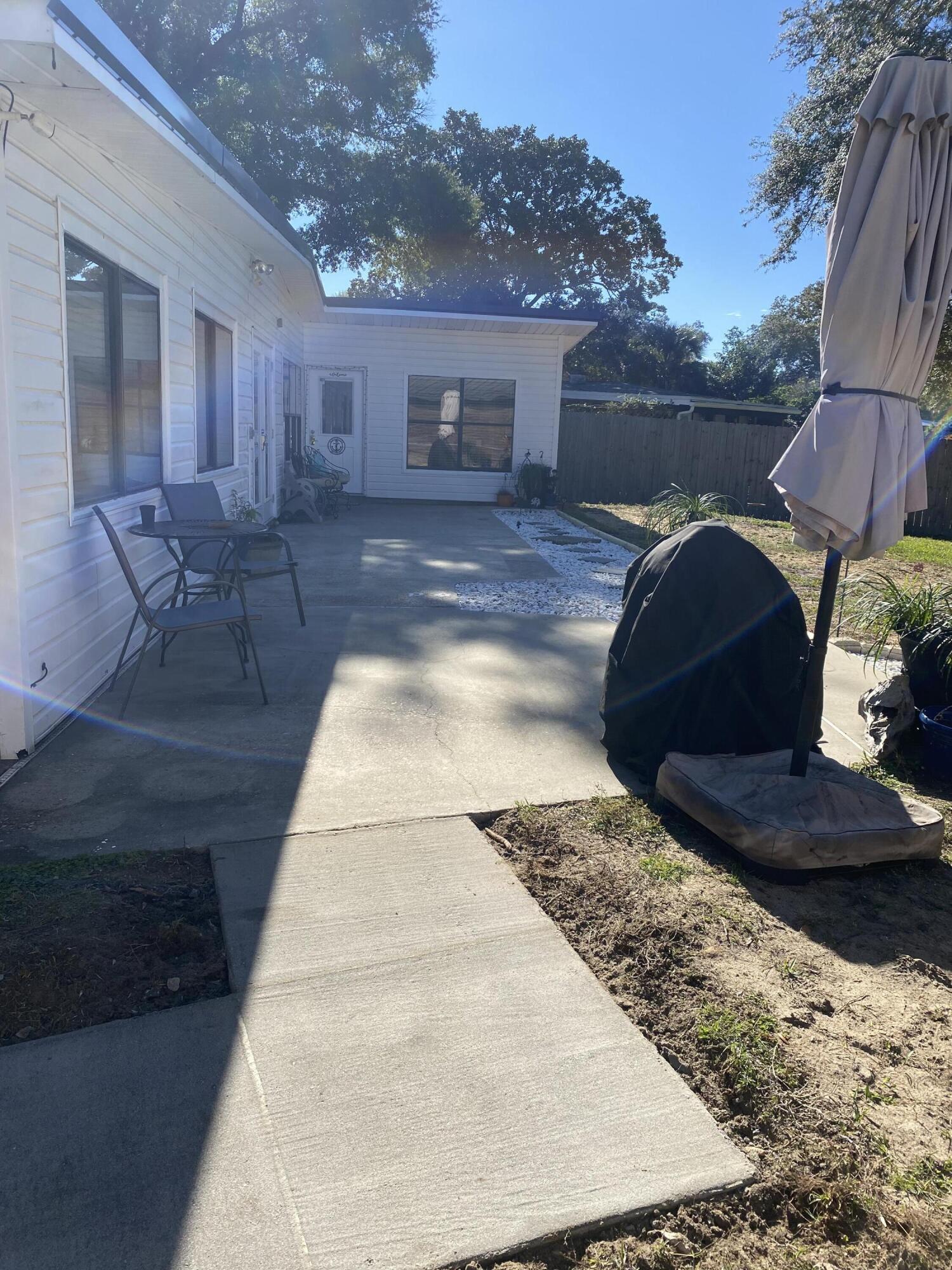 ELLIOTTS POINT 9TH ADDN - Residential