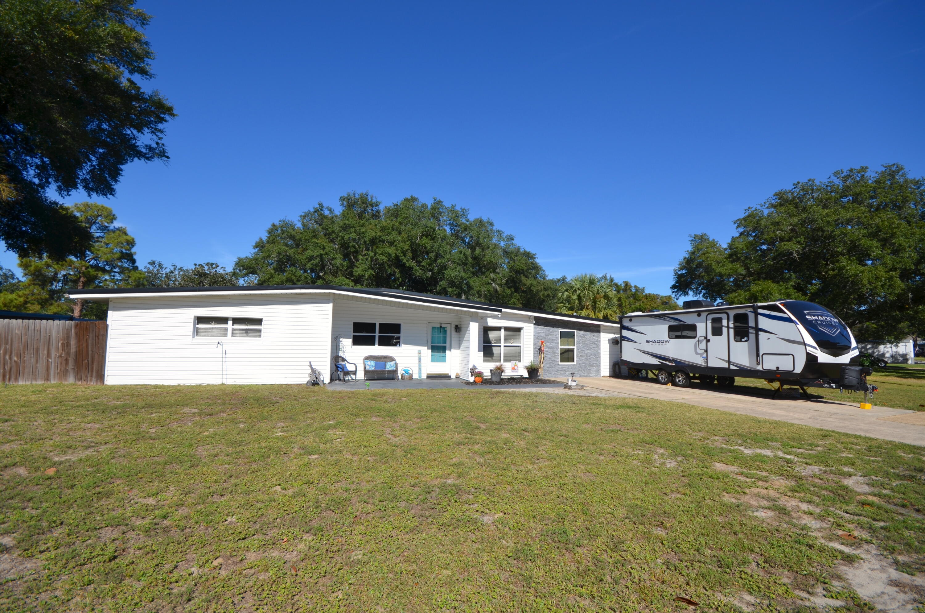 ELLIOTTS POINT 9TH ADDN - Residential