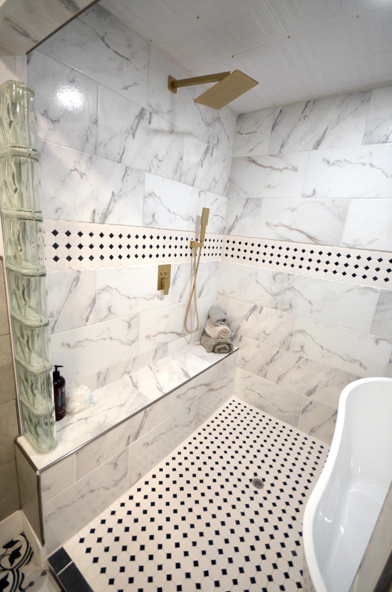 ELLIOTTS POINT 9TH ADDN - Residential