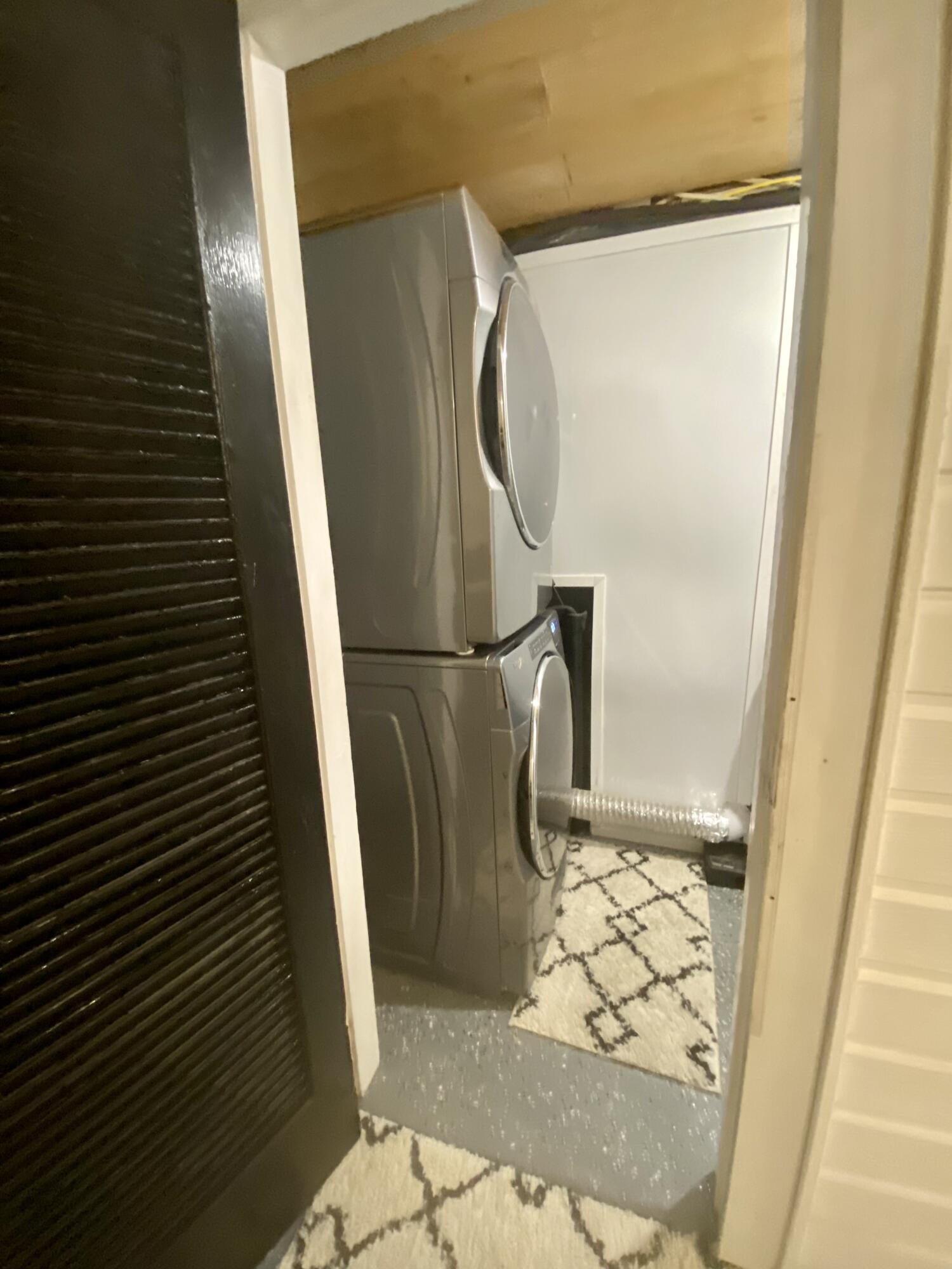 ELLIOTTS POINT 9TH ADDN - Residential