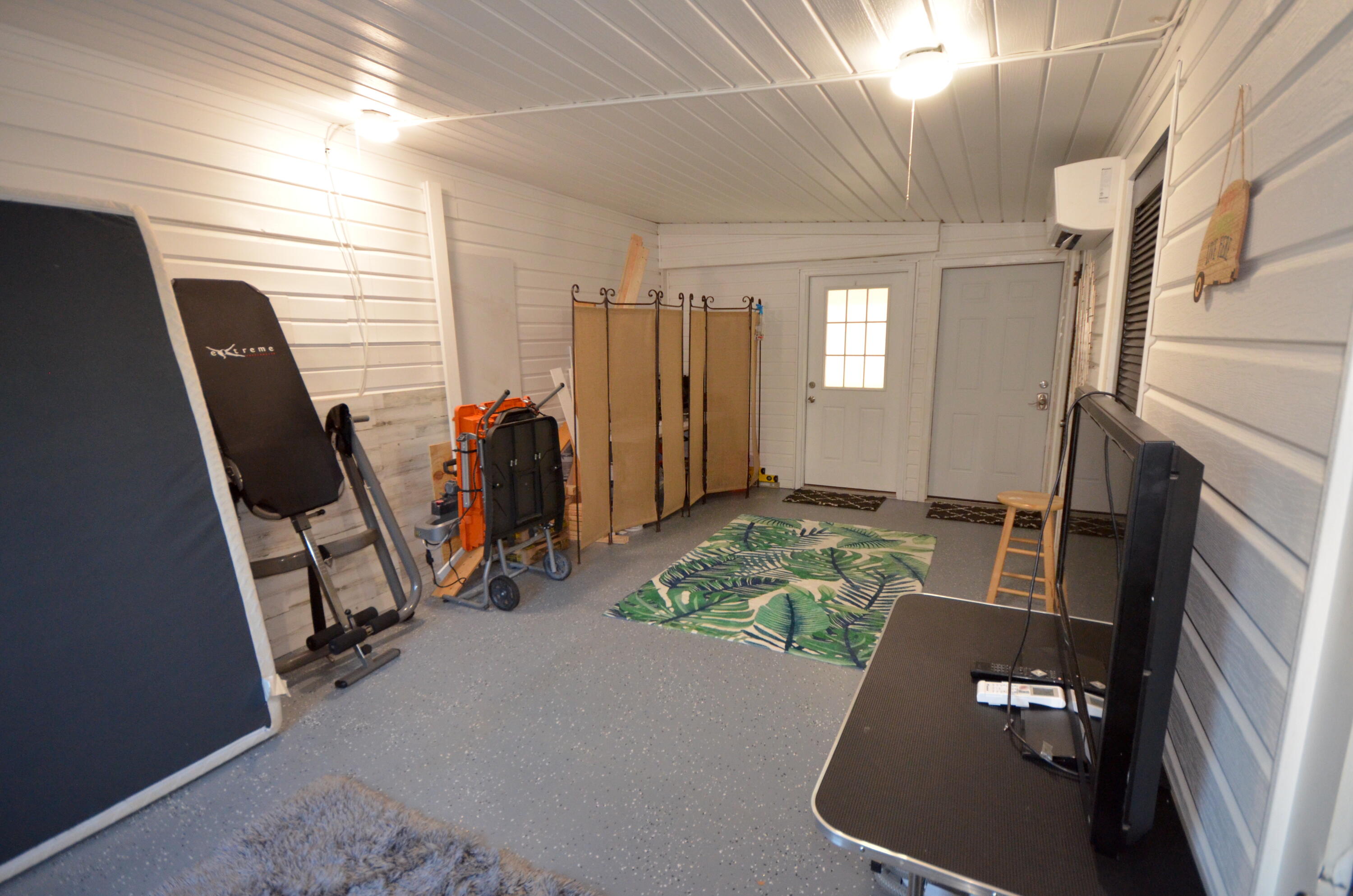 ELLIOTTS POINT 9TH ADDN - Residential