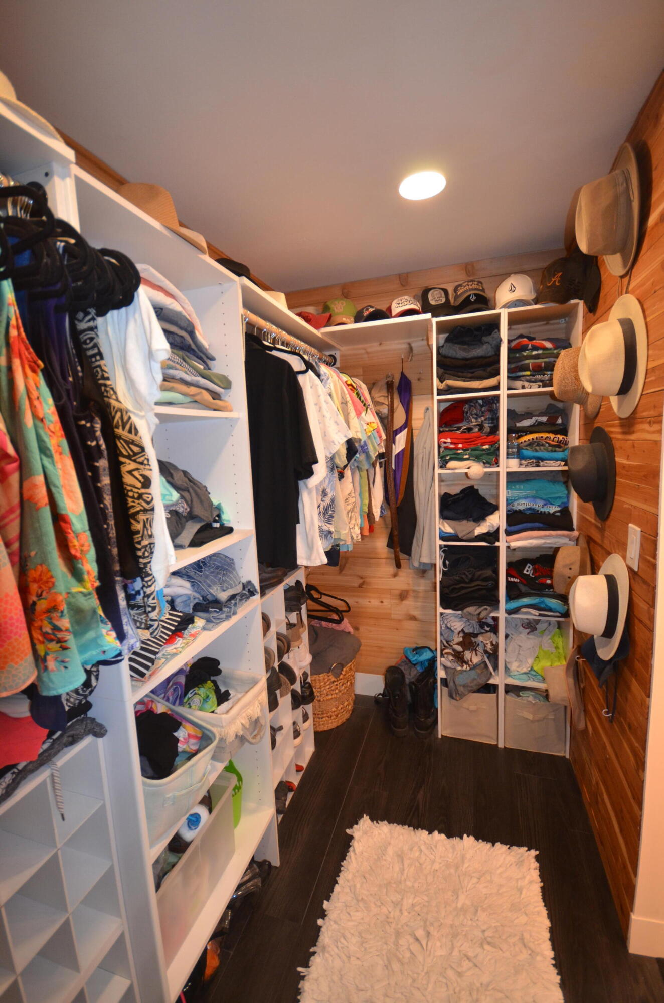 ELLIOTTS POINT 9TH ADDN - Residential