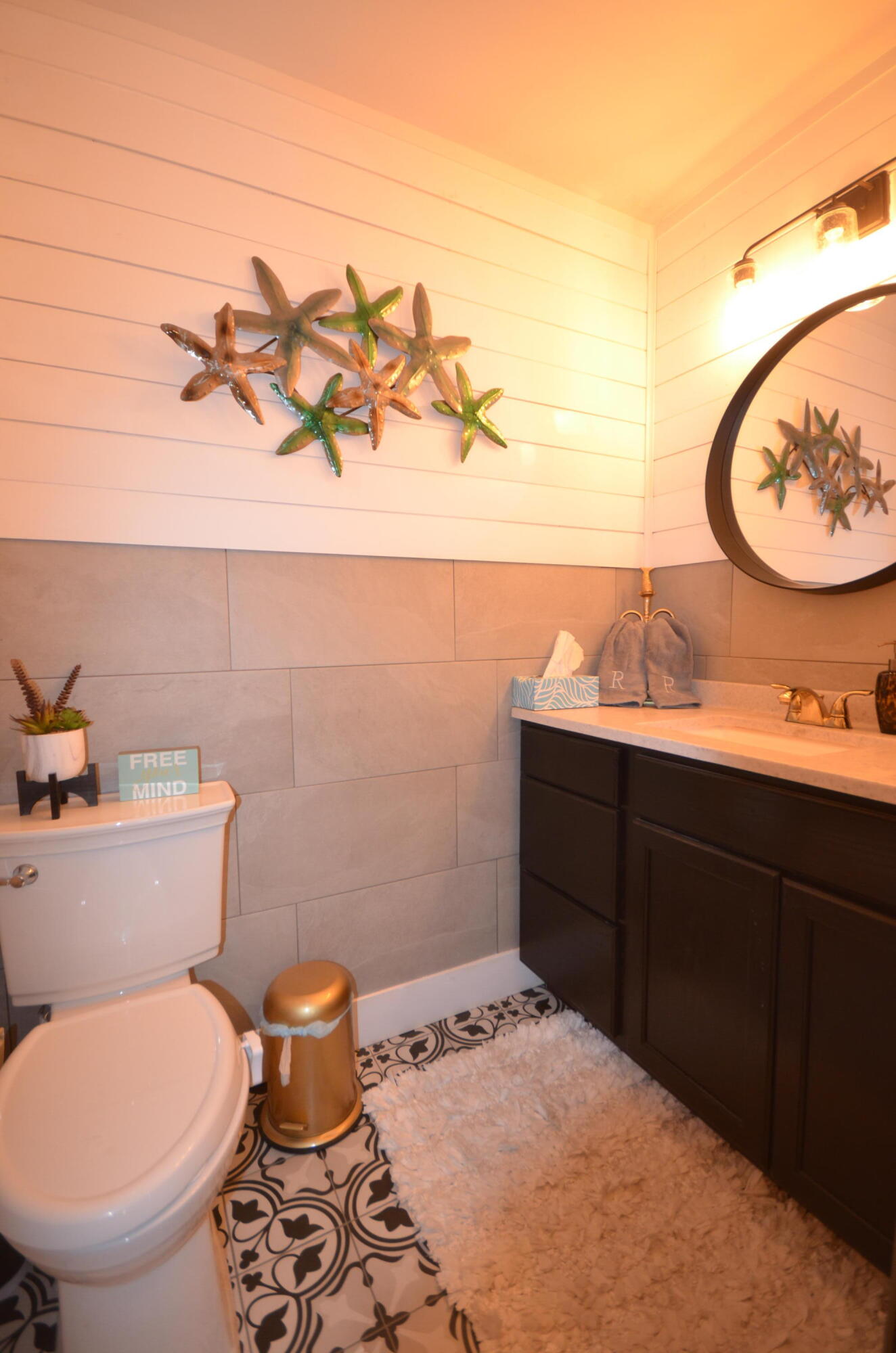 ELLIOTTS POINT 9TH ADDN - Residential