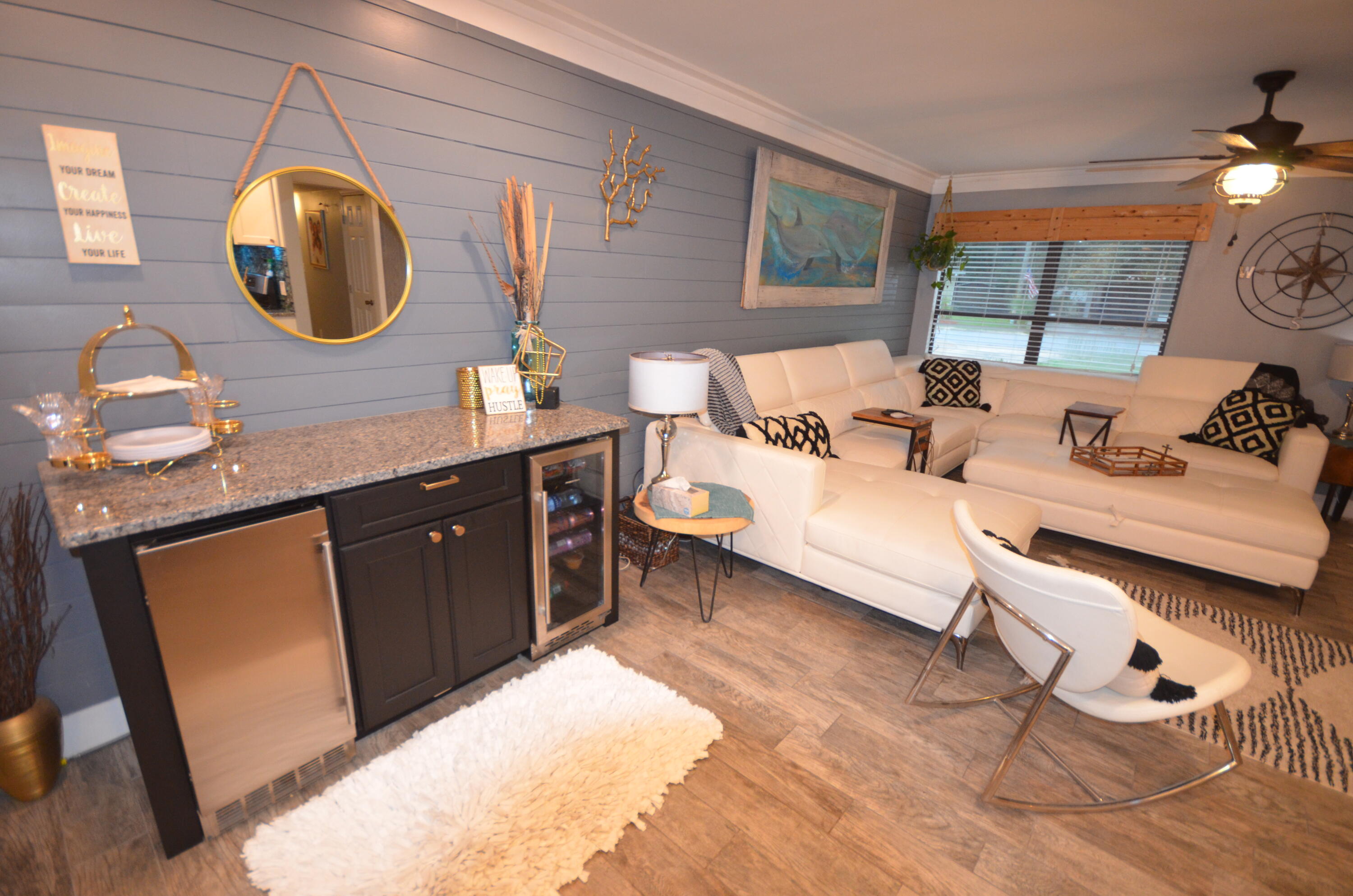 ELLIOTTS POINT 9TH ADDN - Residential