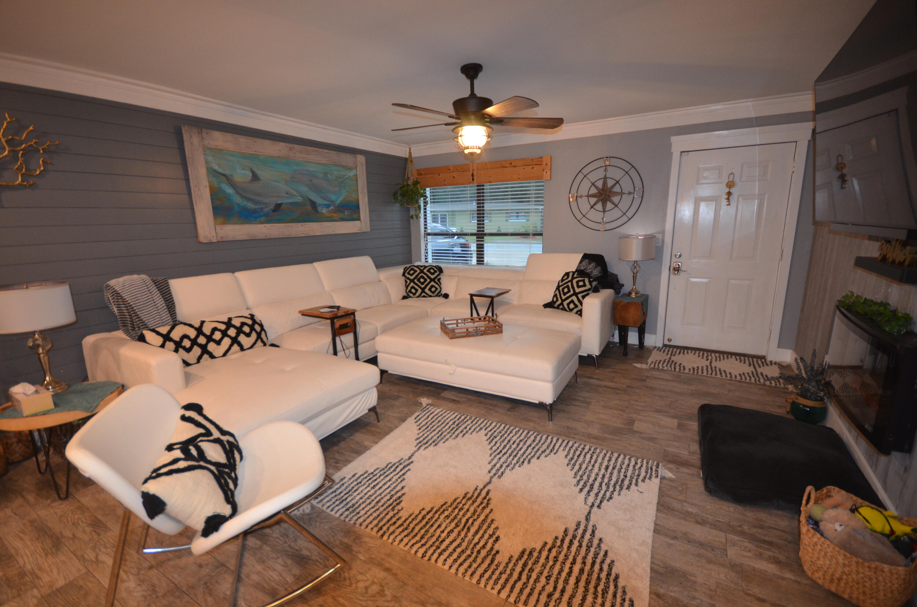 ELLIOTTS POINT 9TH ADDN - Residential