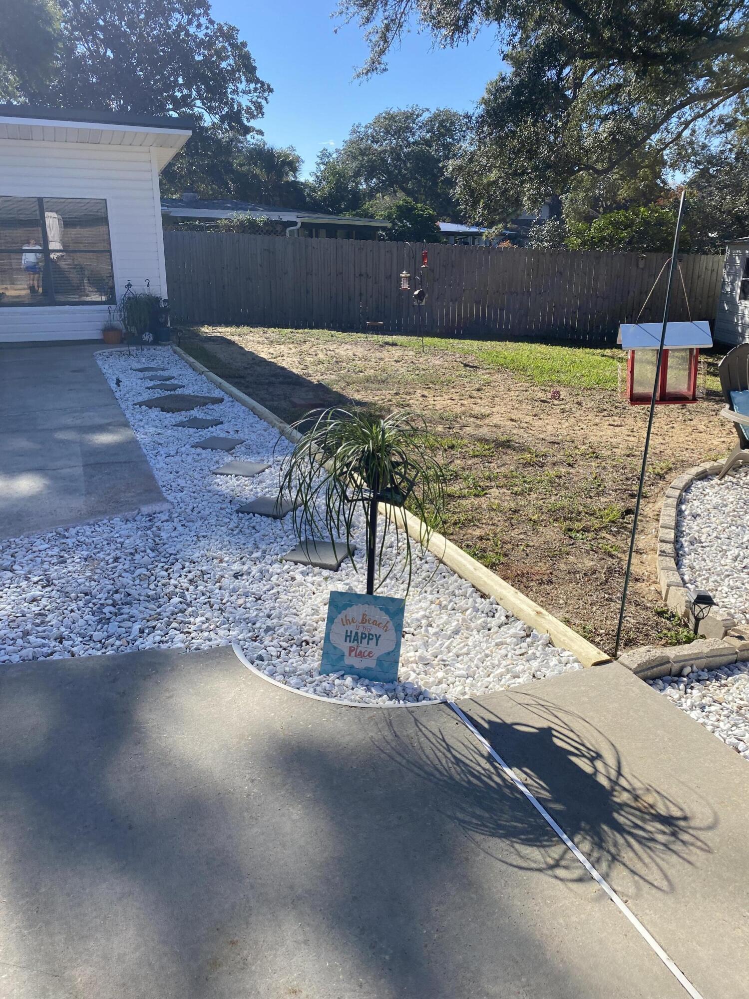 ELLIOTTS POINT 9TH ADDN - Residential