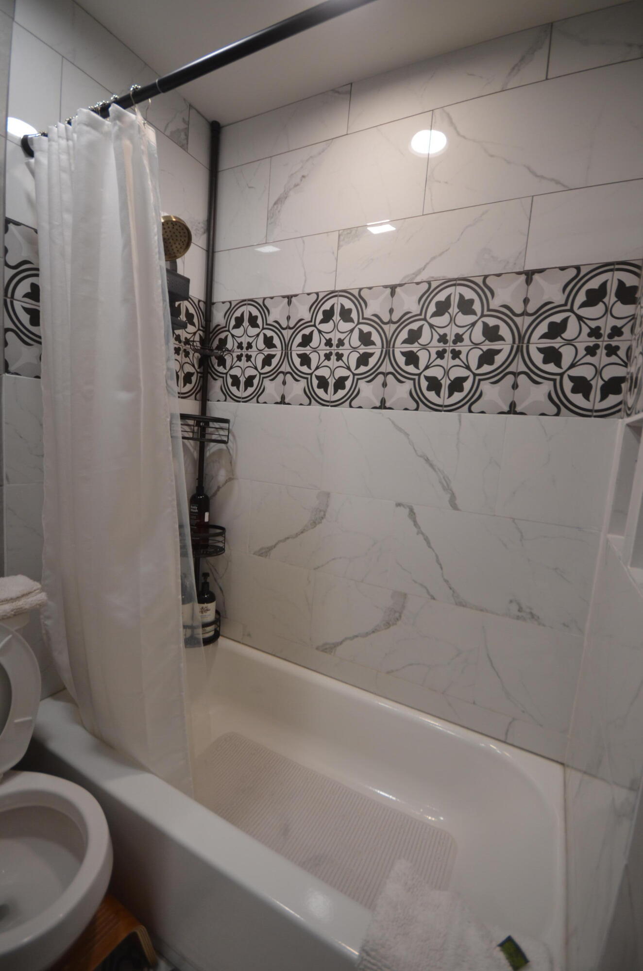 ELLIOTTS POINT 9TH ADDN - Residential