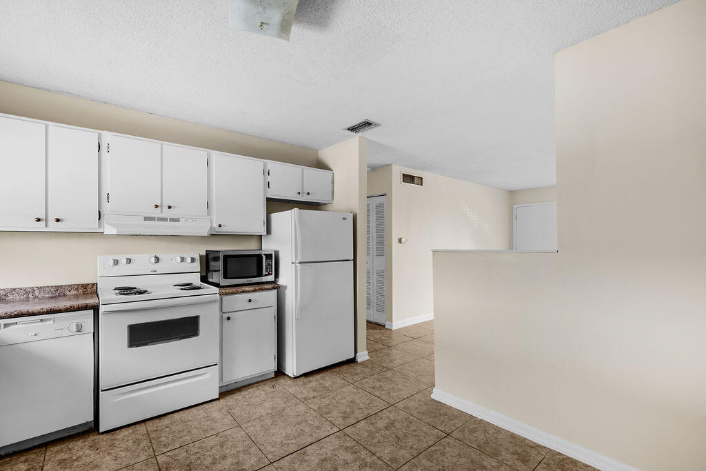 COLLEGE PARK CONDO - Residential