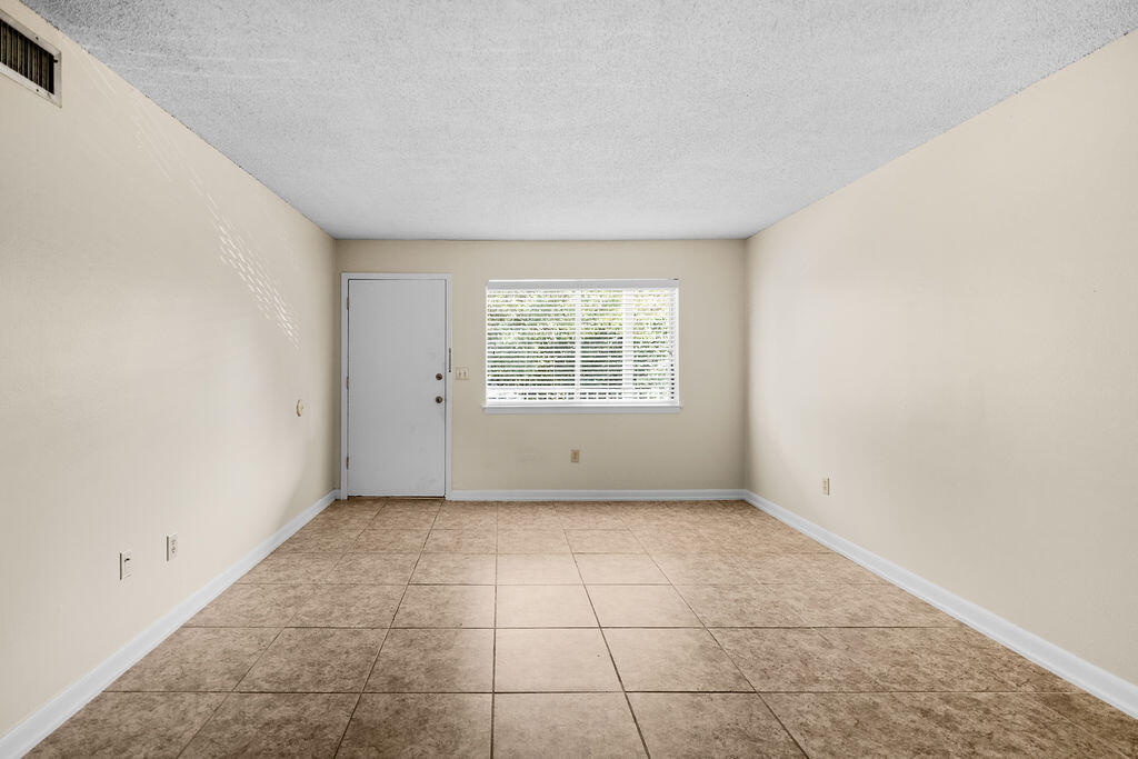 COLLEGE PARK CONDO - Residential