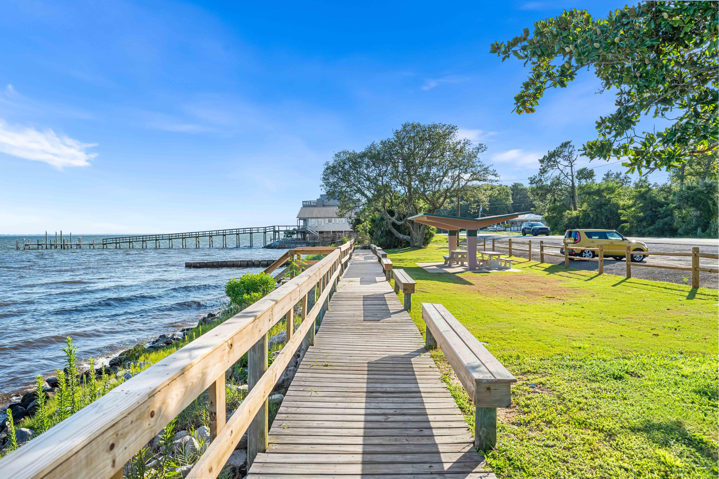 LAKE SHARON ESTATES - Residential