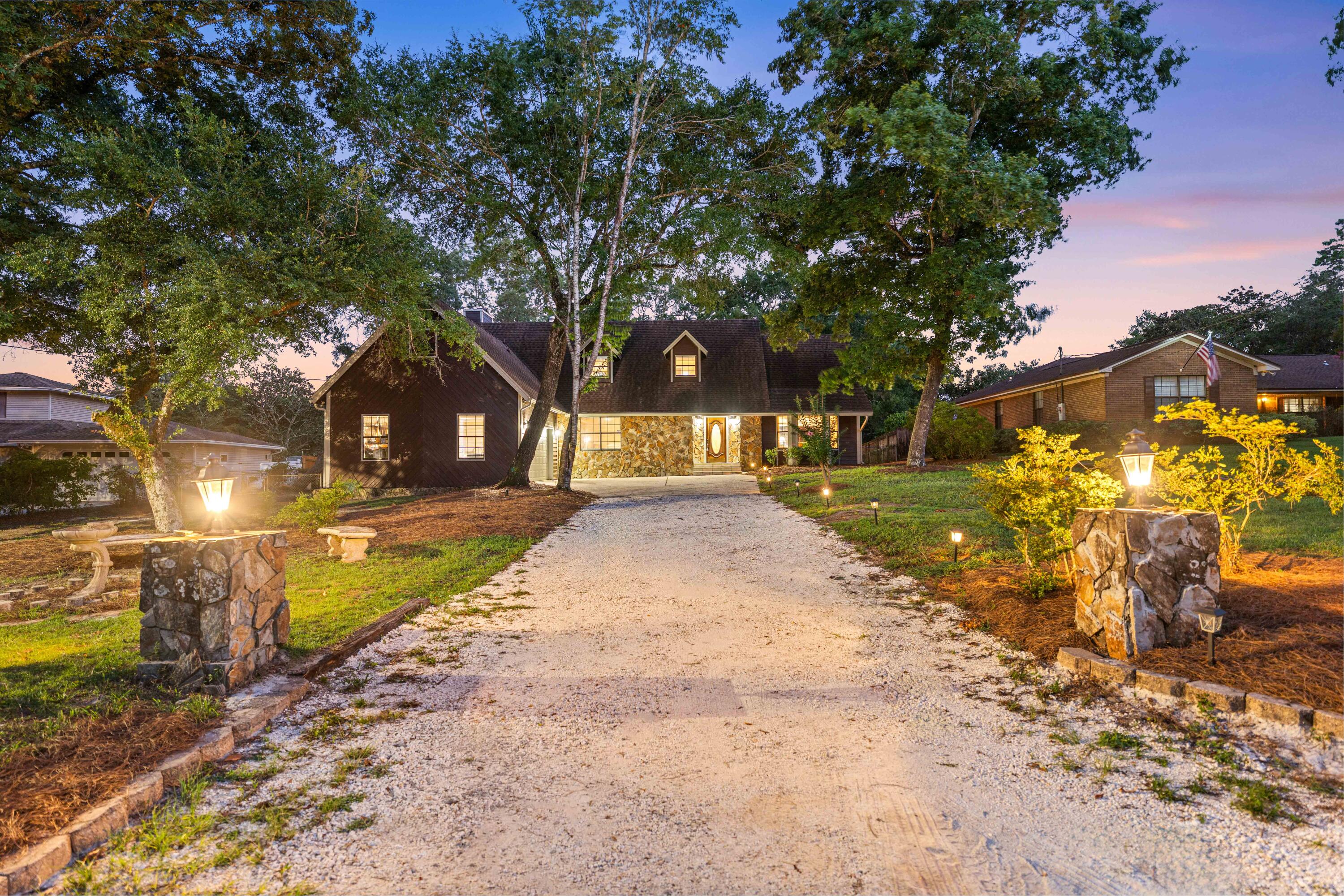 LAKE SHARON ESTATES - Residential