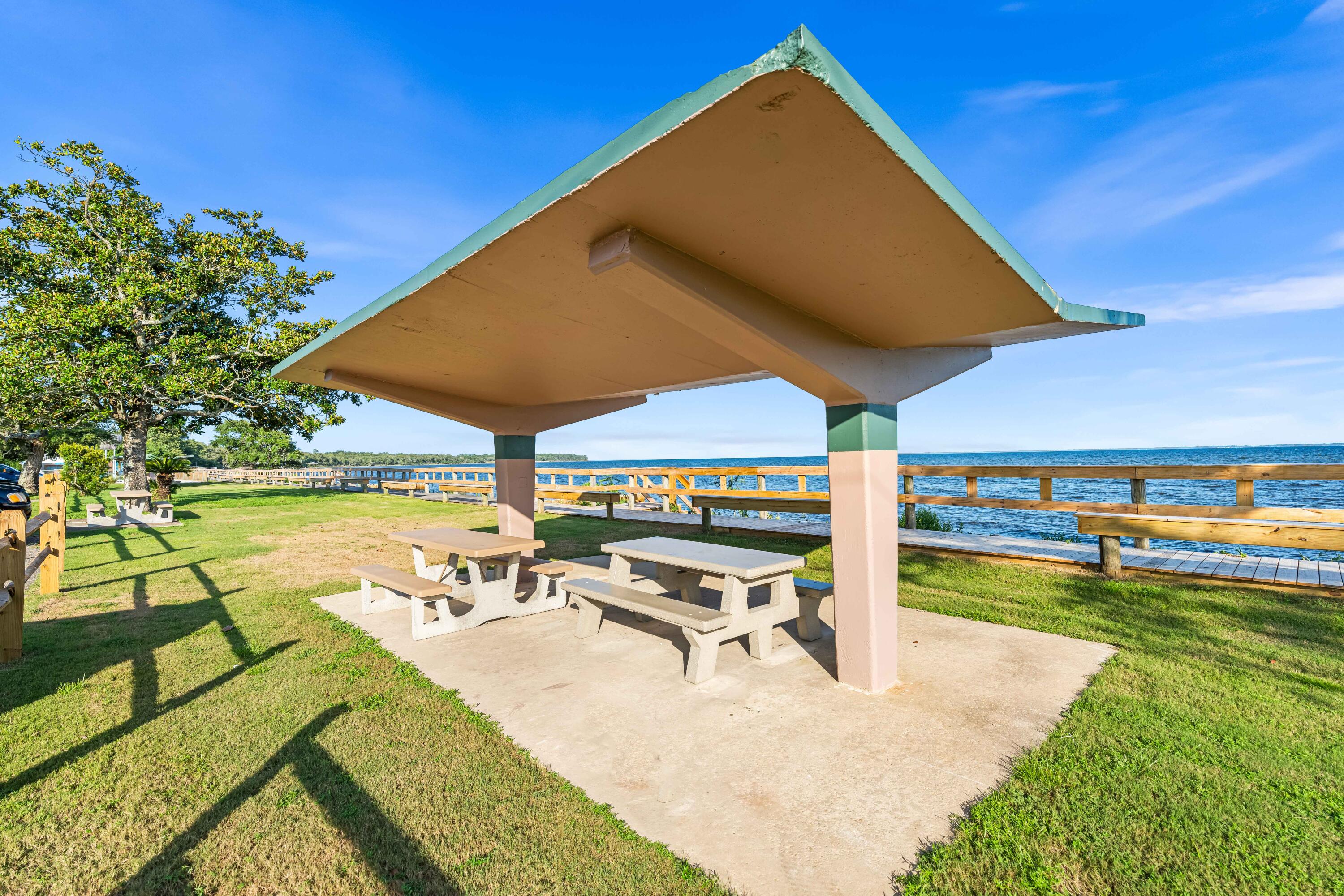 LAKE SHARON ESTATES - Residential