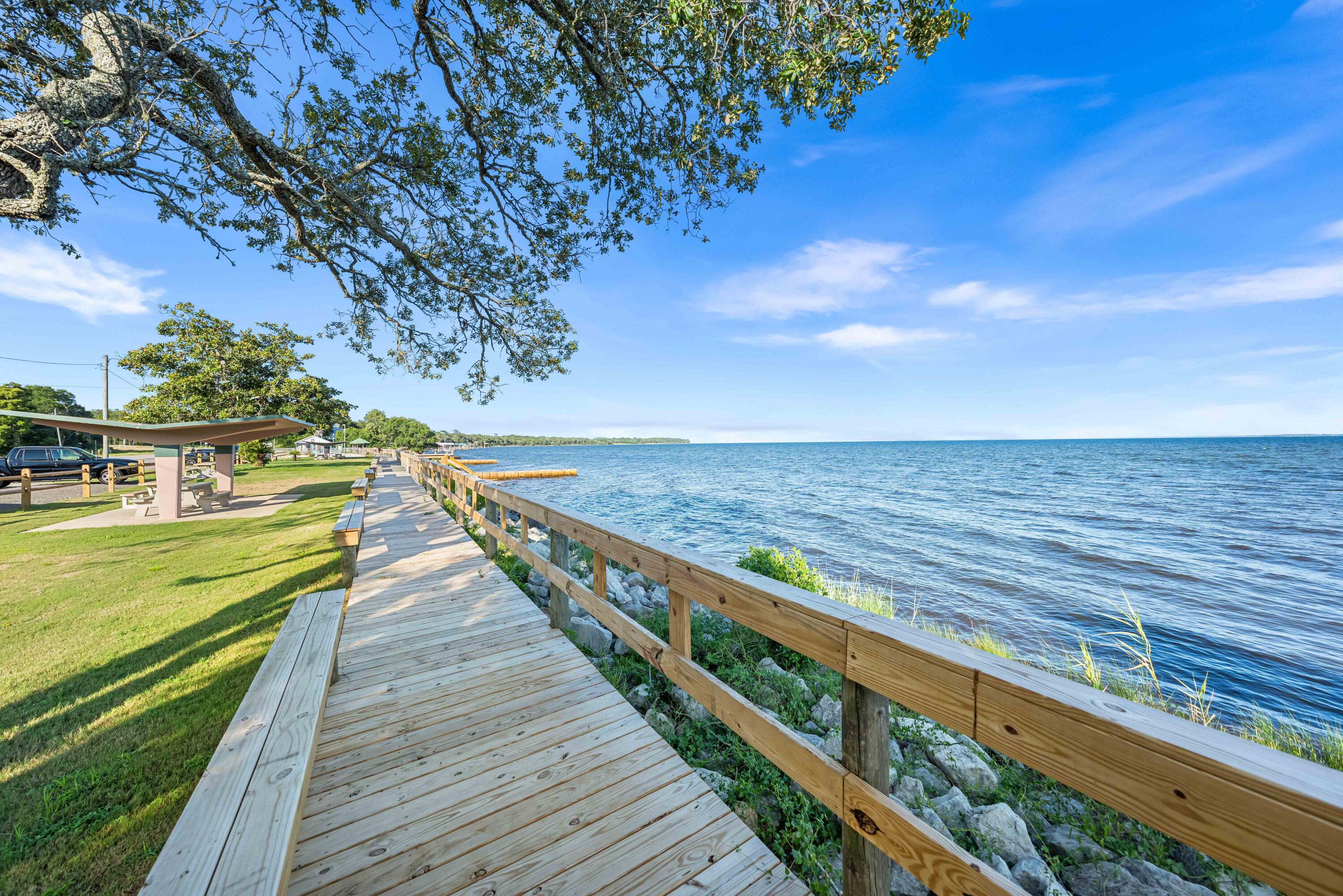 LAKE SHARON ESTATES - Residential
