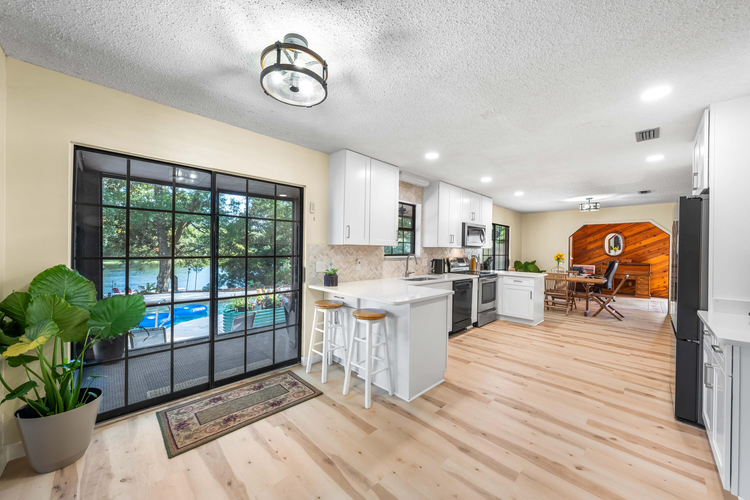 LAKE SHARON ESTATES - Residential