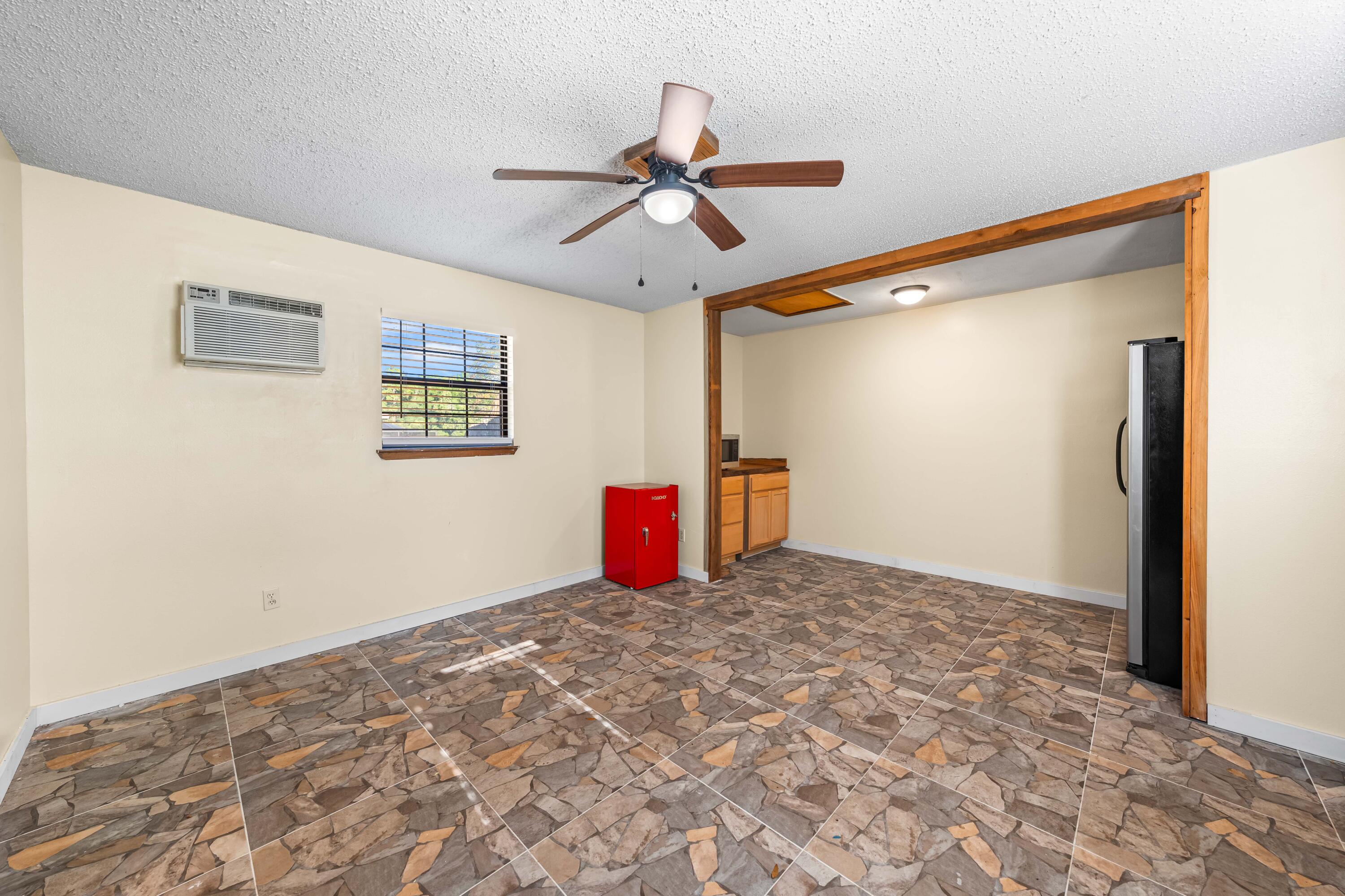 LAKE SHARON ESTATES - Residential