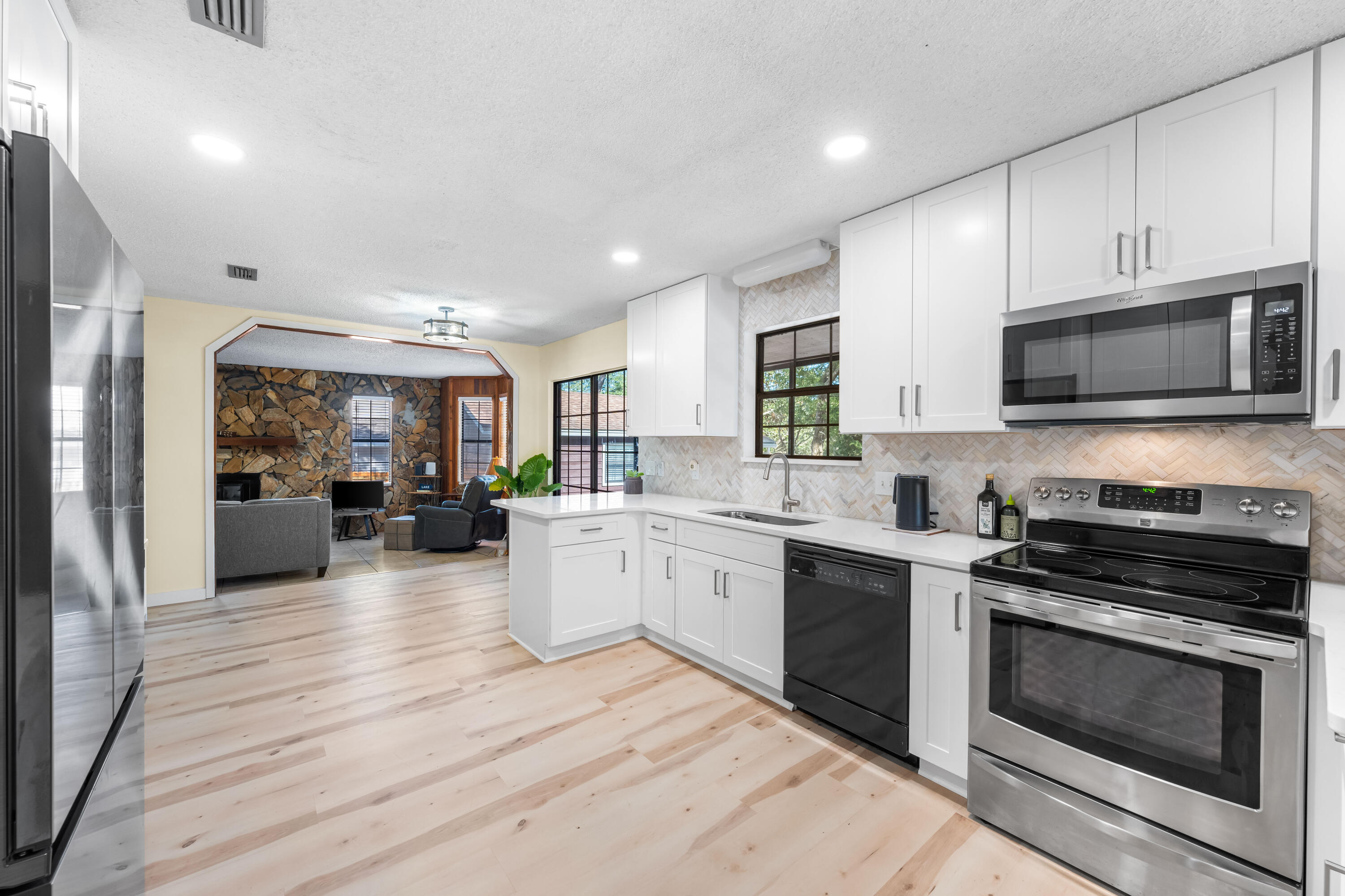 LAKE SHARON ESTATES - Residential