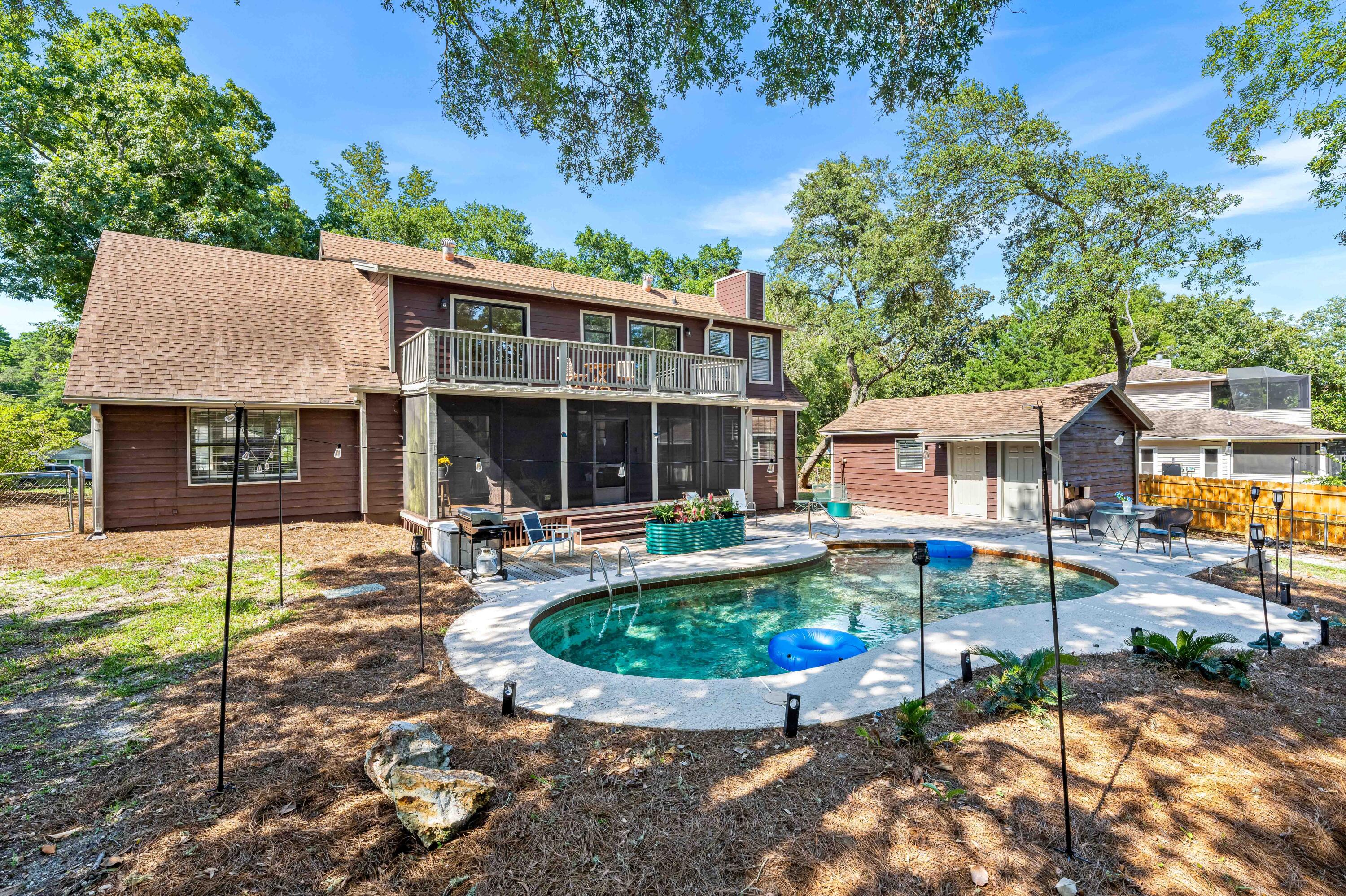 LAKE SHARON ESTATES - Residential
