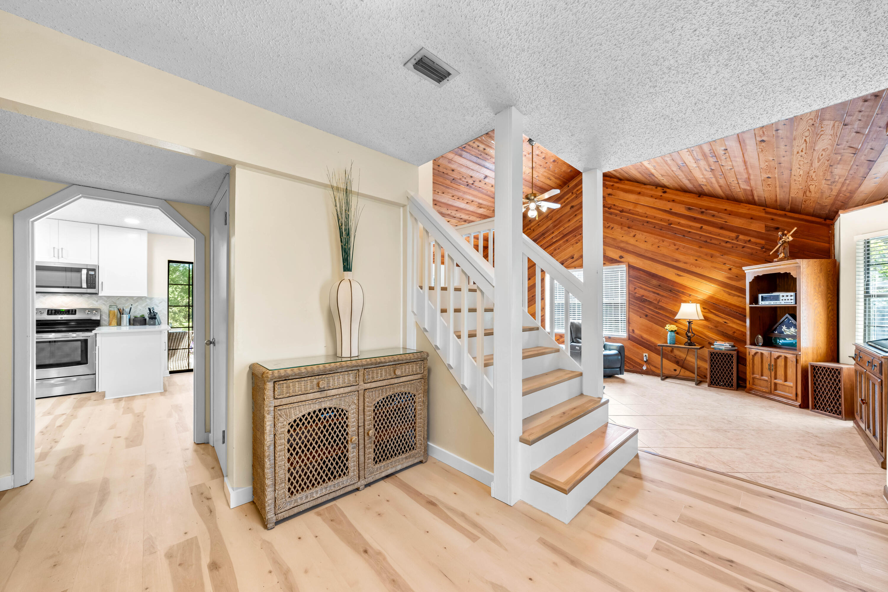 LAKE SHARON ESTATES - Residential