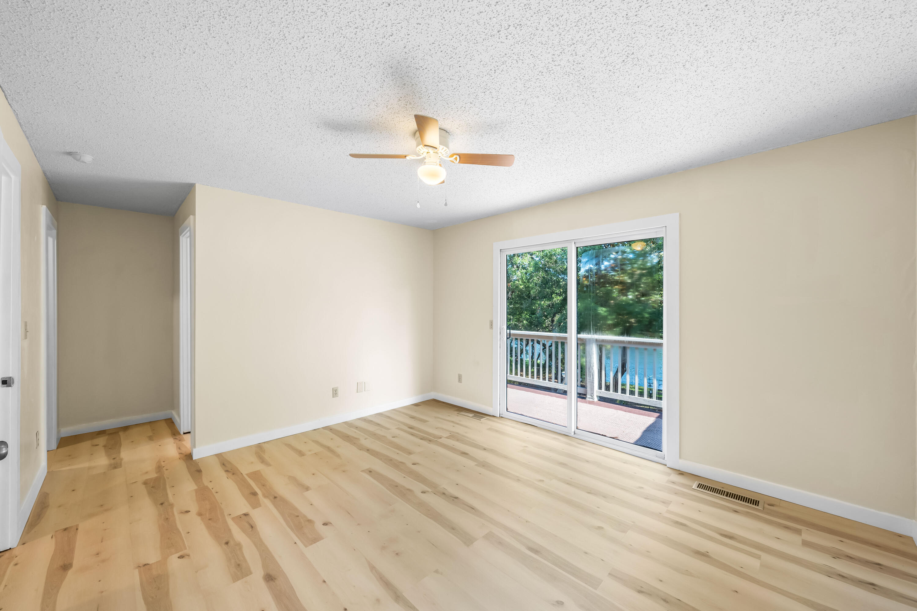 LAKE SHARON ESTATES - Residential