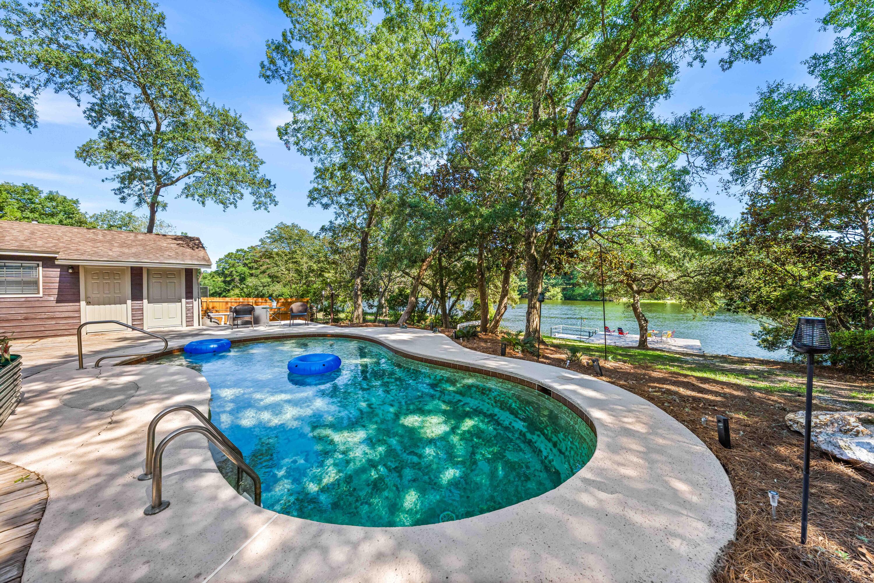 LAKE SHARON ESTATES - Residential