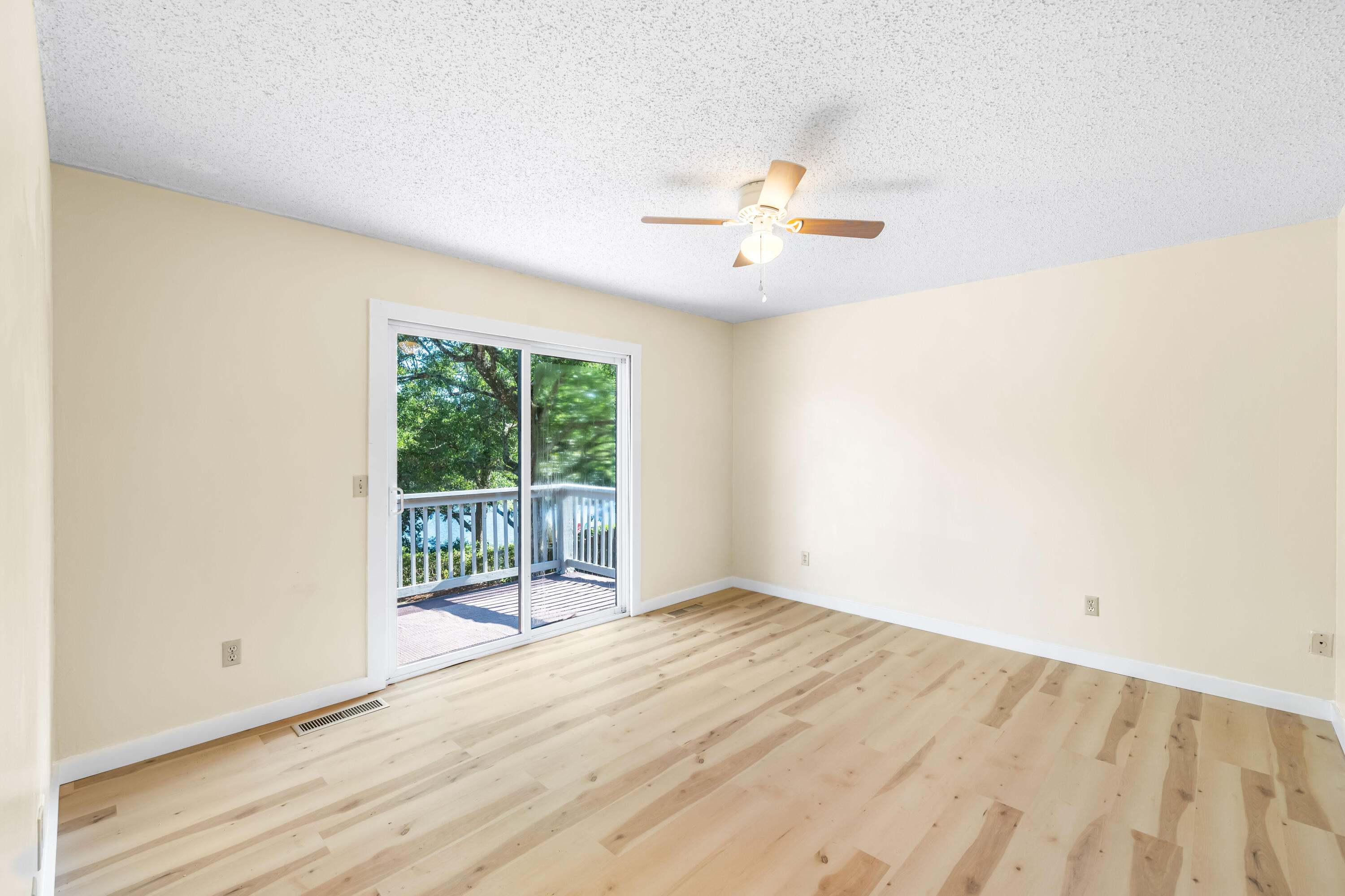 LAKE SHARON ESTATES - Residential