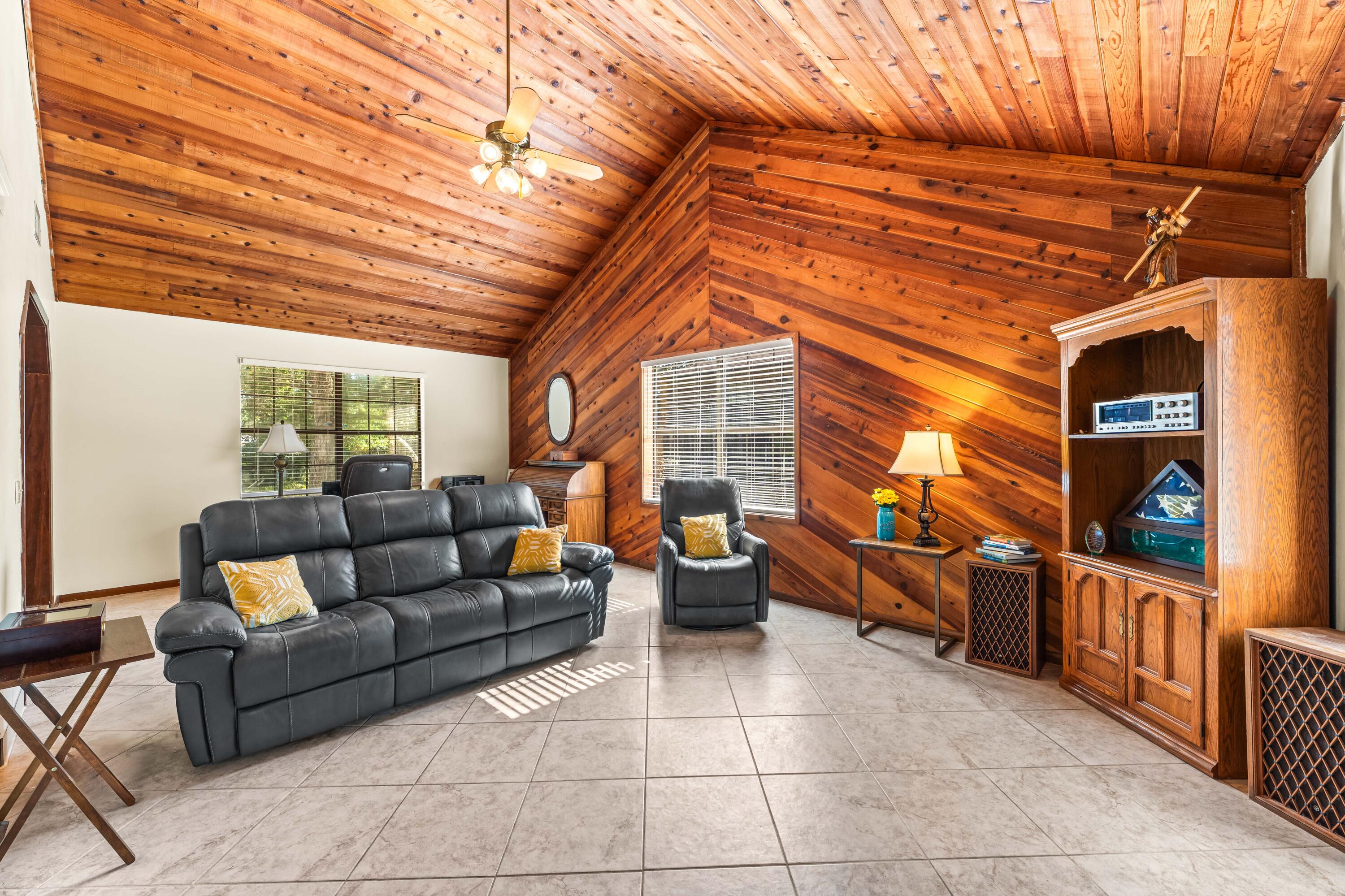 LAKE SHARON ESTATES - Residential