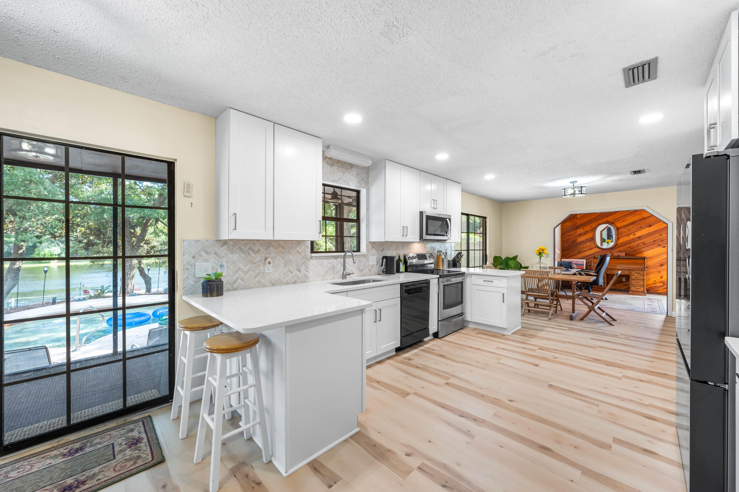 LAKE SHARON ESTATES - Residential