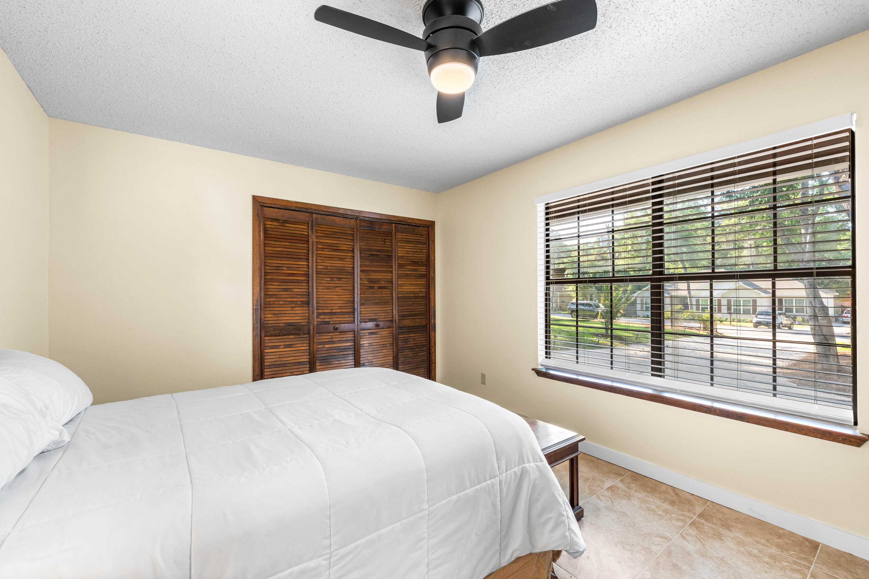 LAKE SHARON ESTATES - Residential