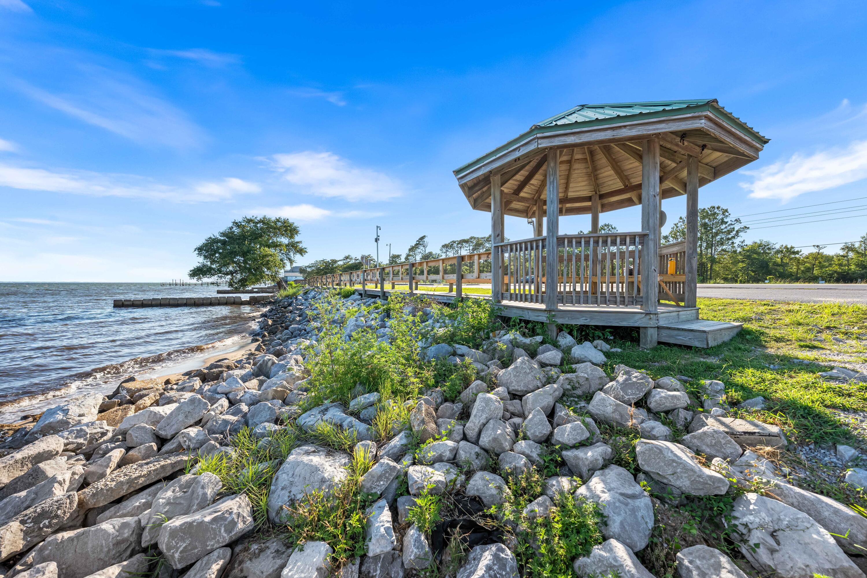 LAKE SHARON ESTATES - Residential