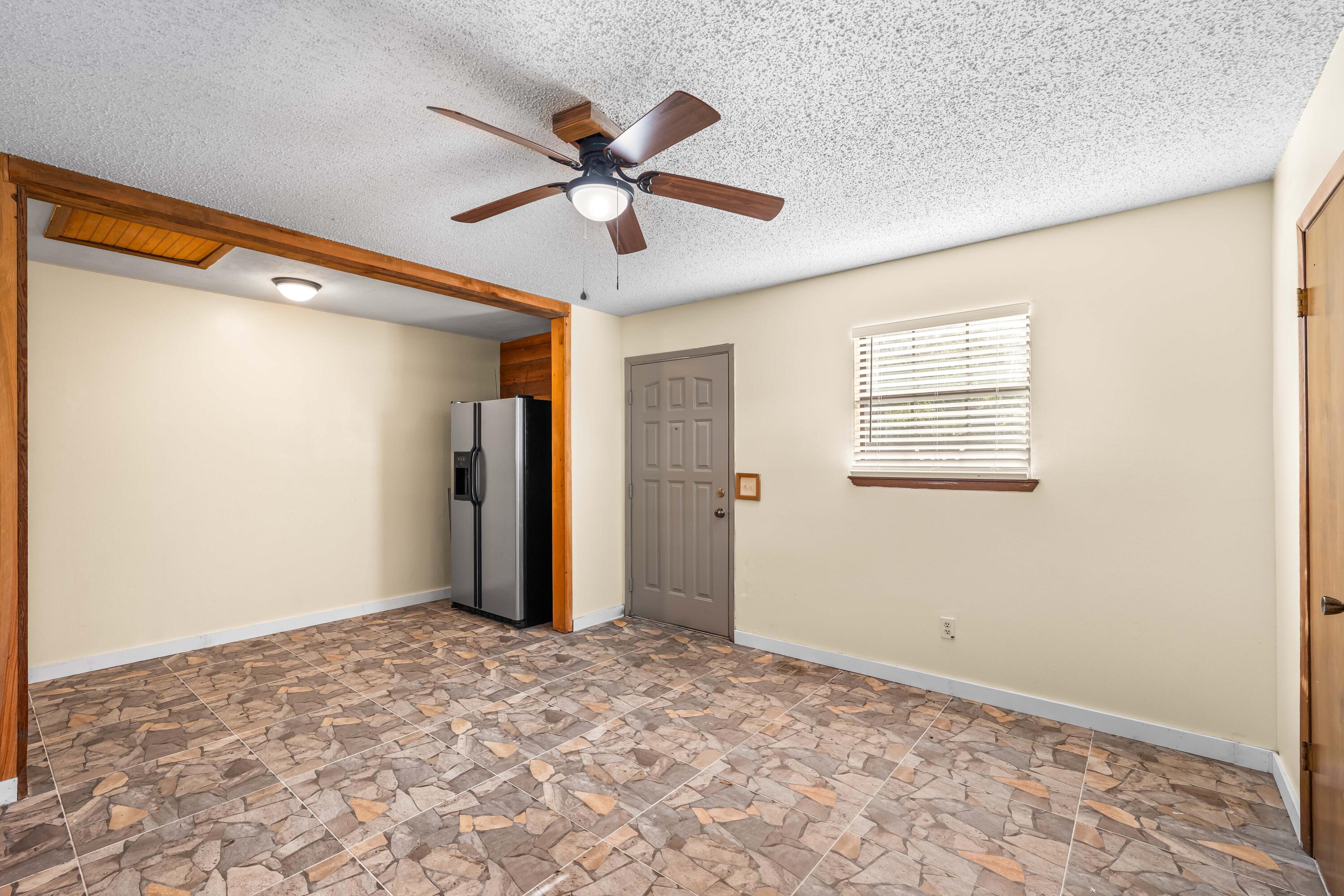 LAKE SHARON ESTATES - Residential