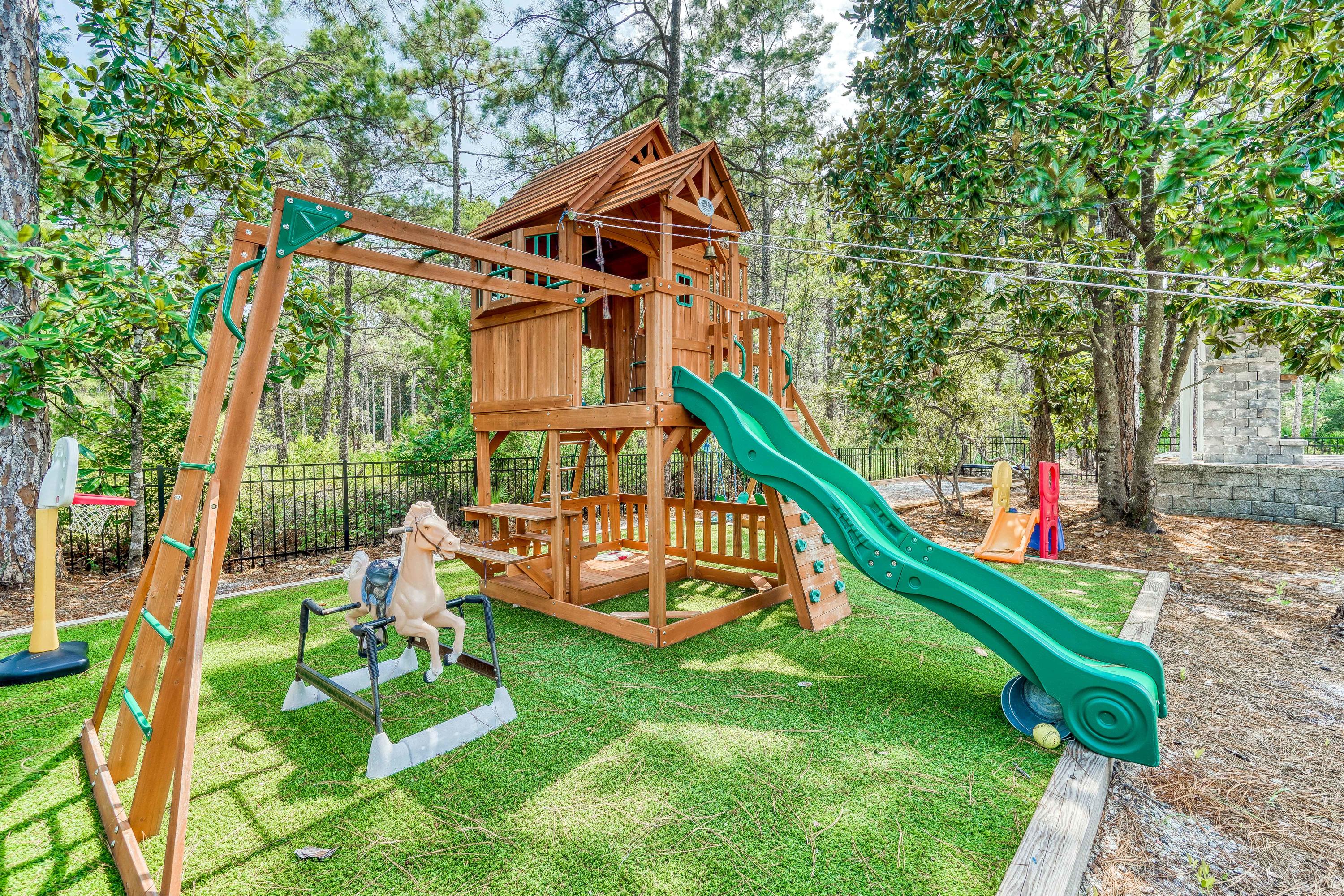 MUSSETT BAYOU MANOR - Residential