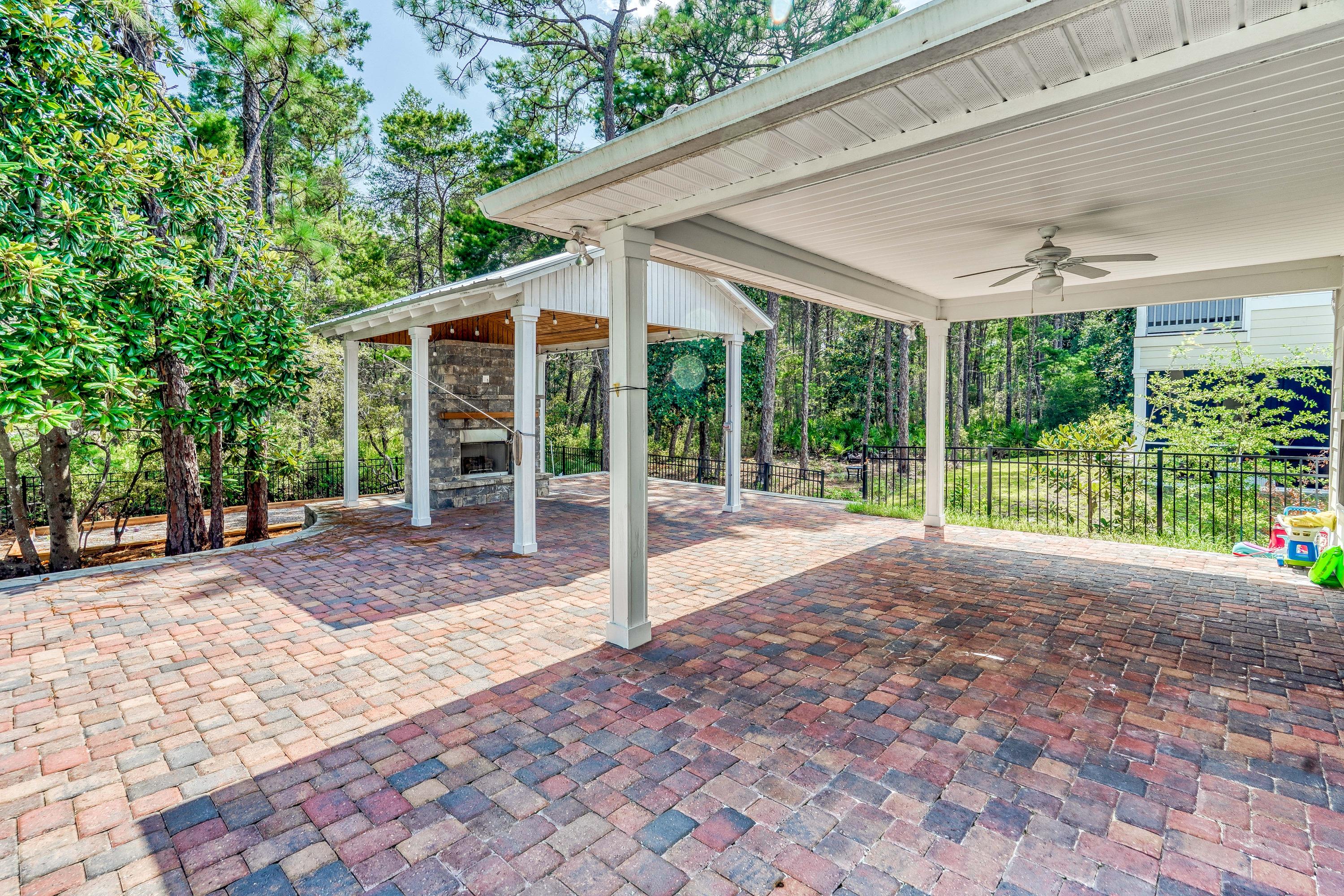 MUSSETT BAYOU MANOR - Residential