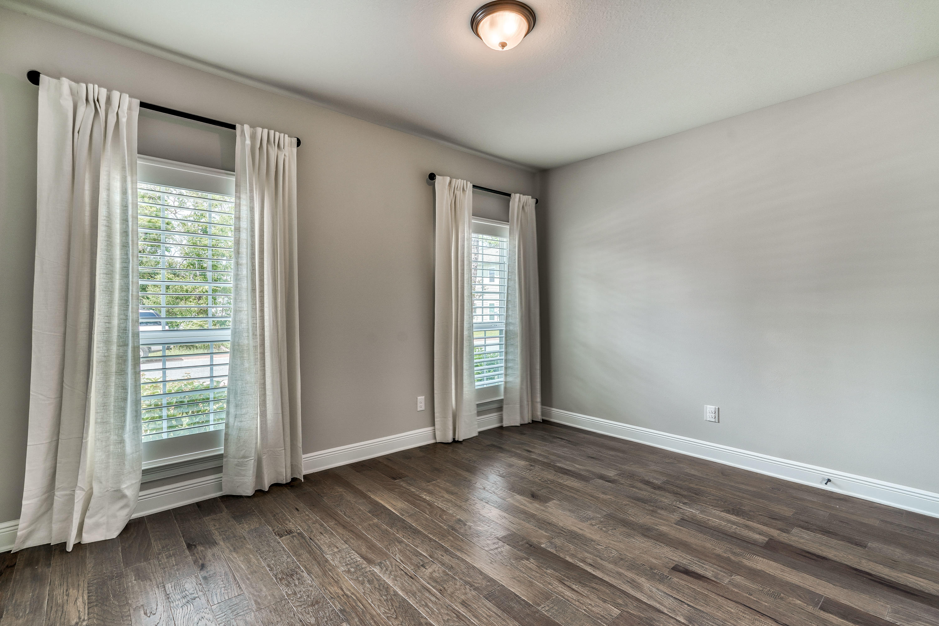 MUSSETT BAYOU MANOR - Residential