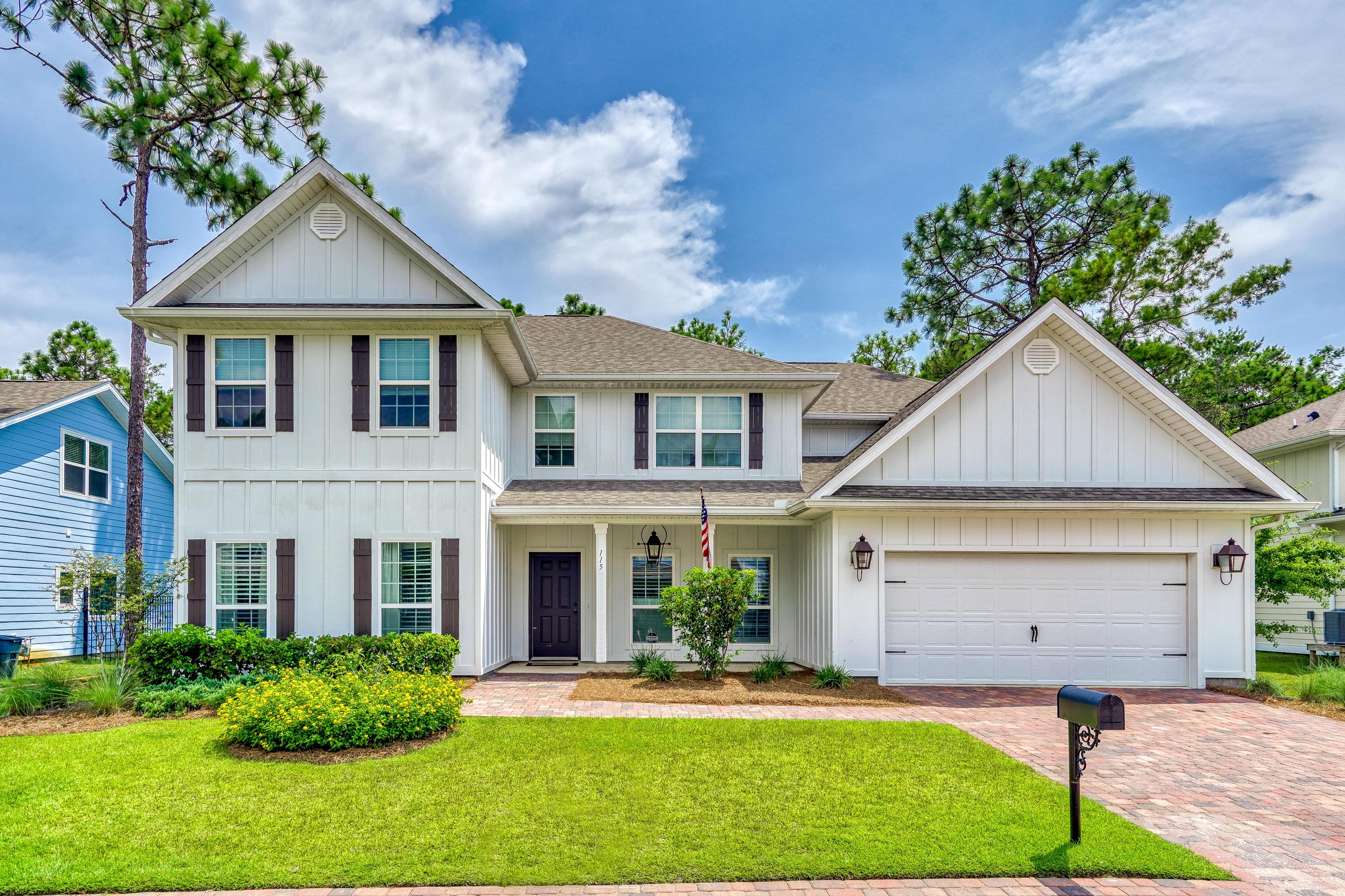 MUSSETT BAYOU MANOR - Residential