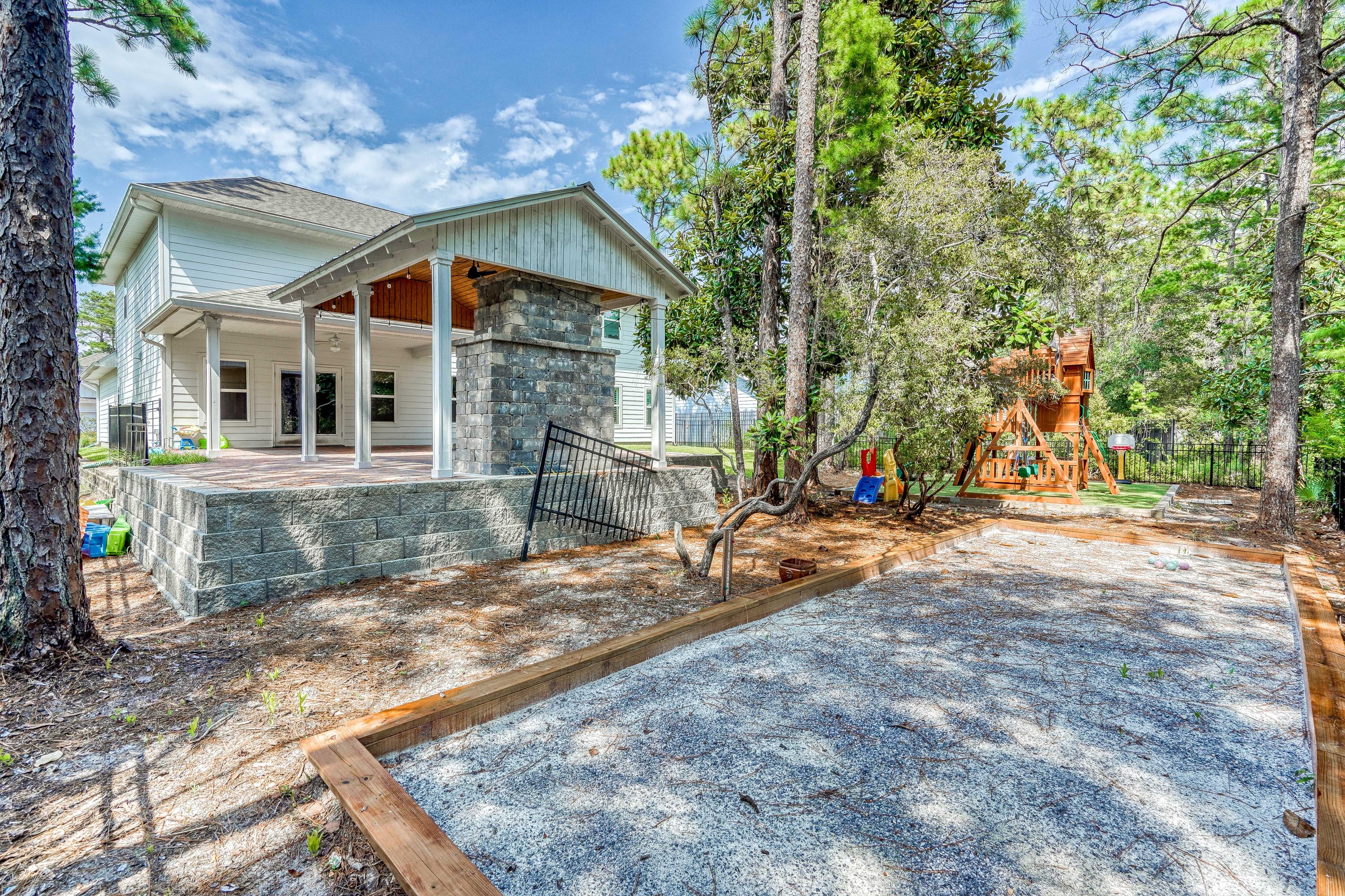 MUSSETT BAYOU MANOR - Residential