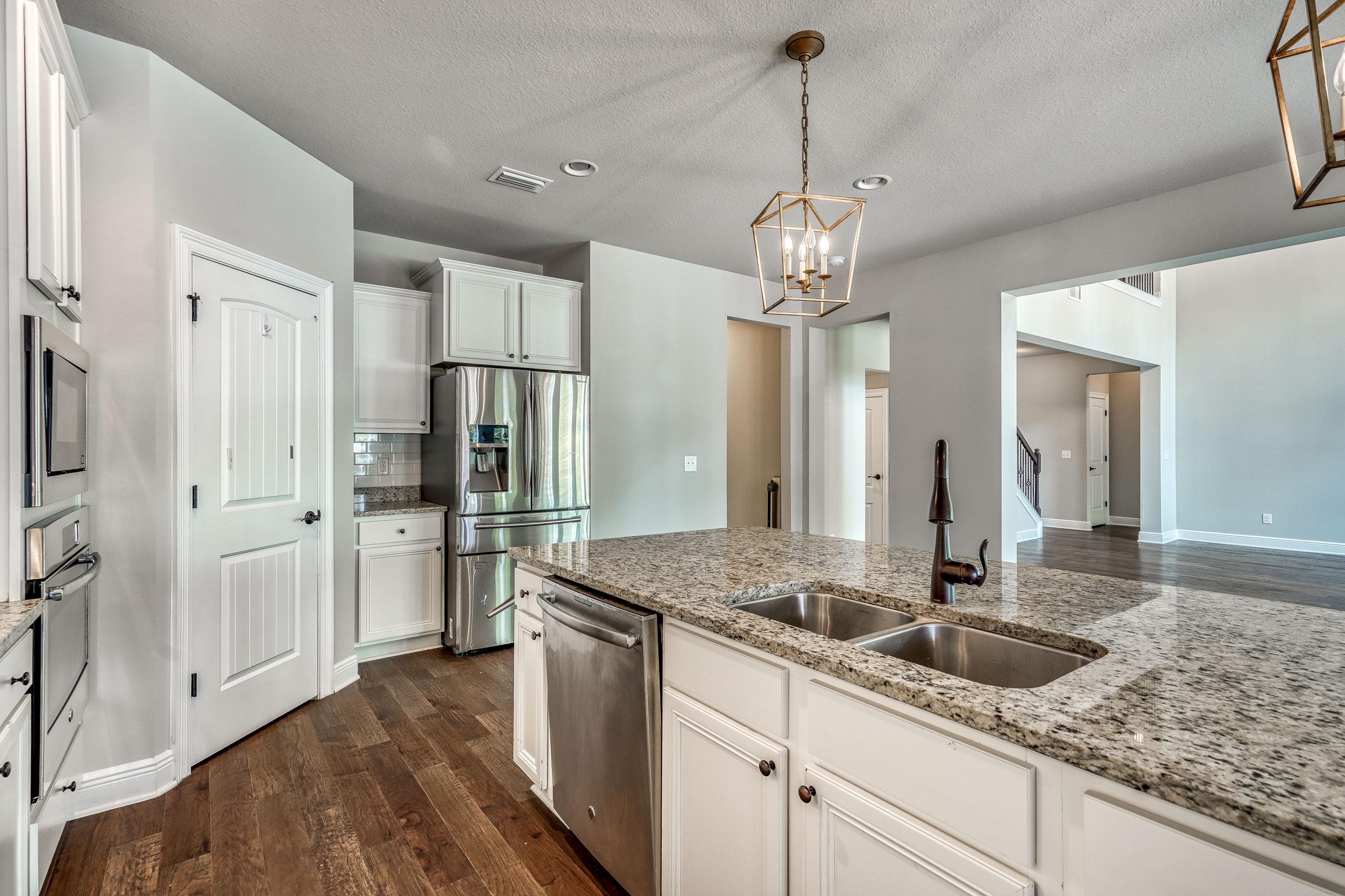 MUSSETT BAYOU MANOR - Residential