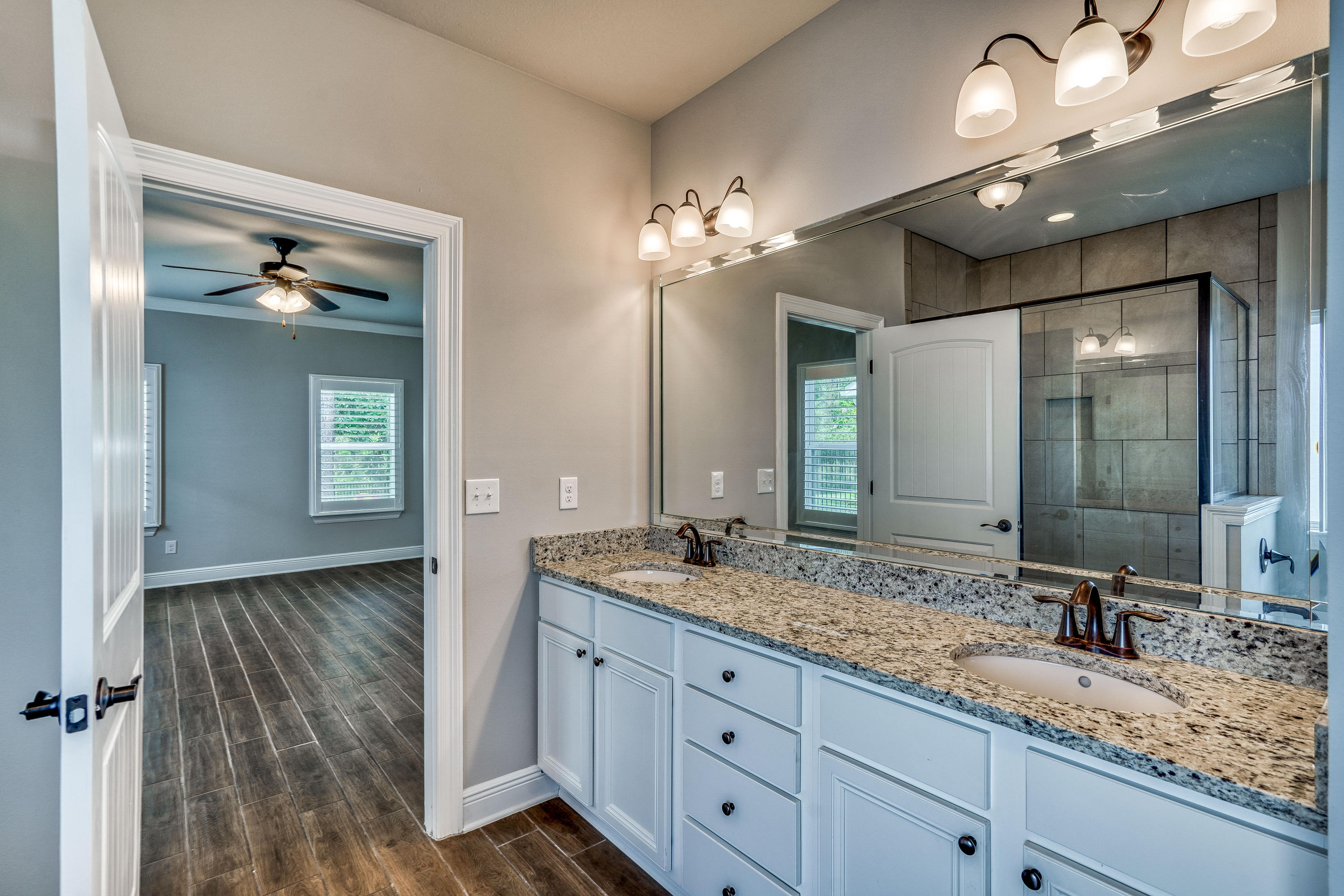 MUSSETT BAYOU MANOR - Residential