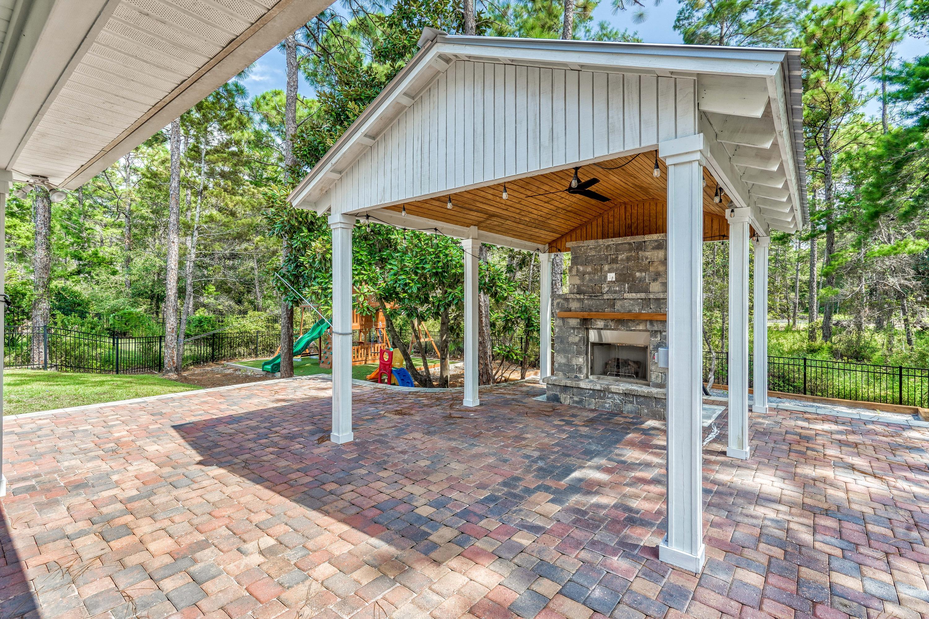 MUSSETT BAYOU MANOR - Residential
