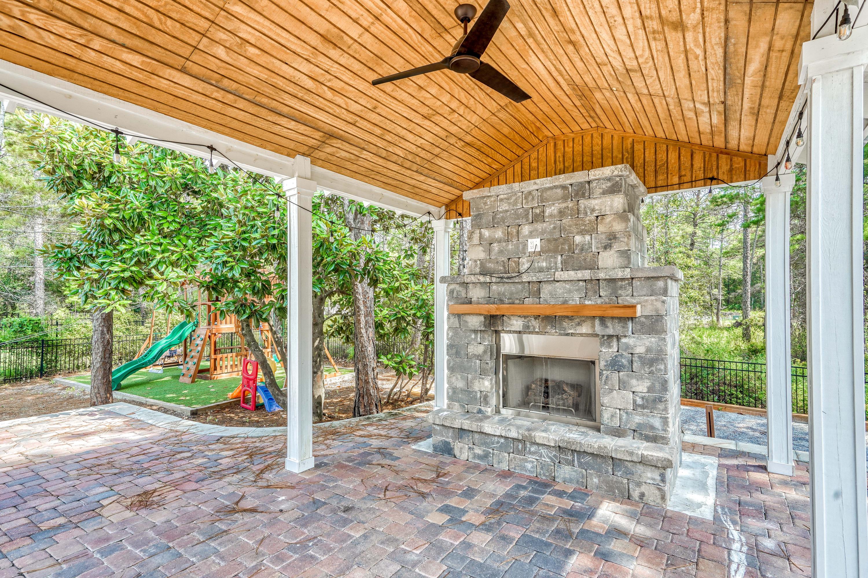 MUSSETT BAYOU MANOR - Residential